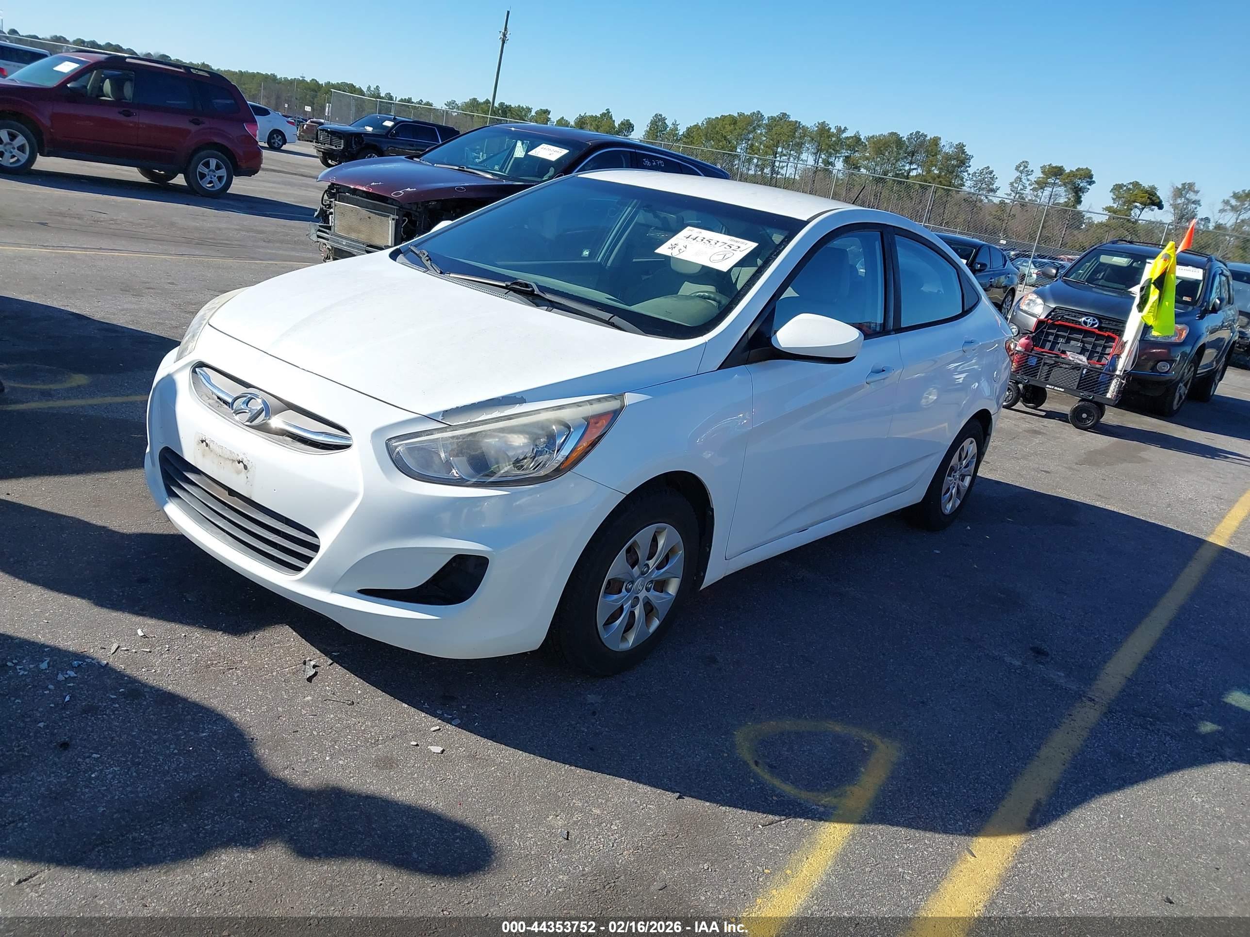 HYUNDAI ACCENT image 2