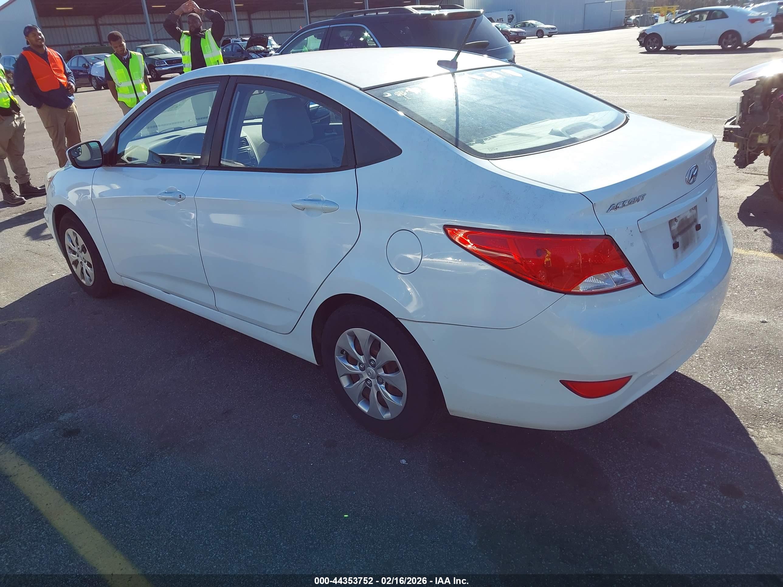 HYUNDAI ACCENT image 3