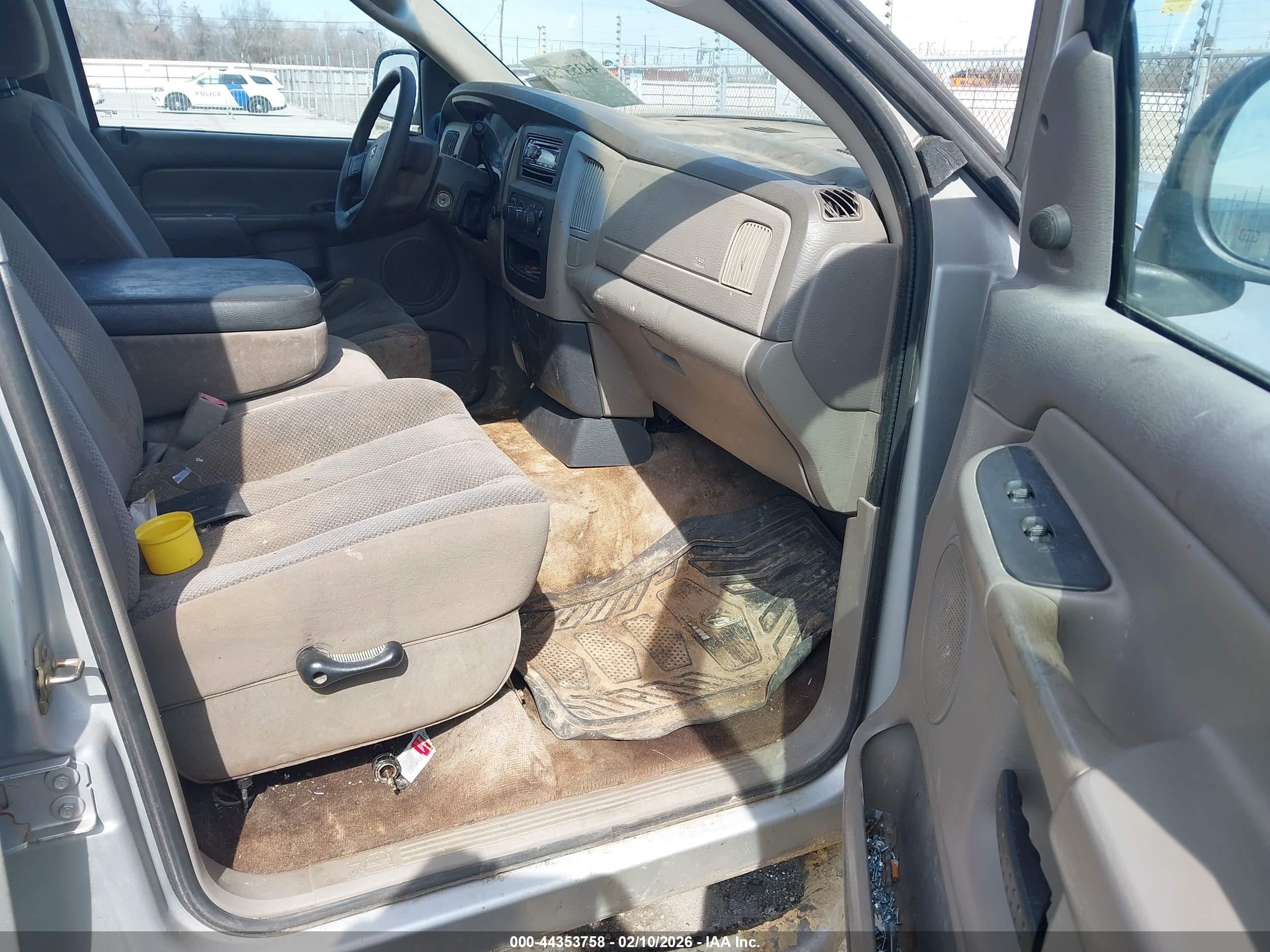 DODGE RAM image 5