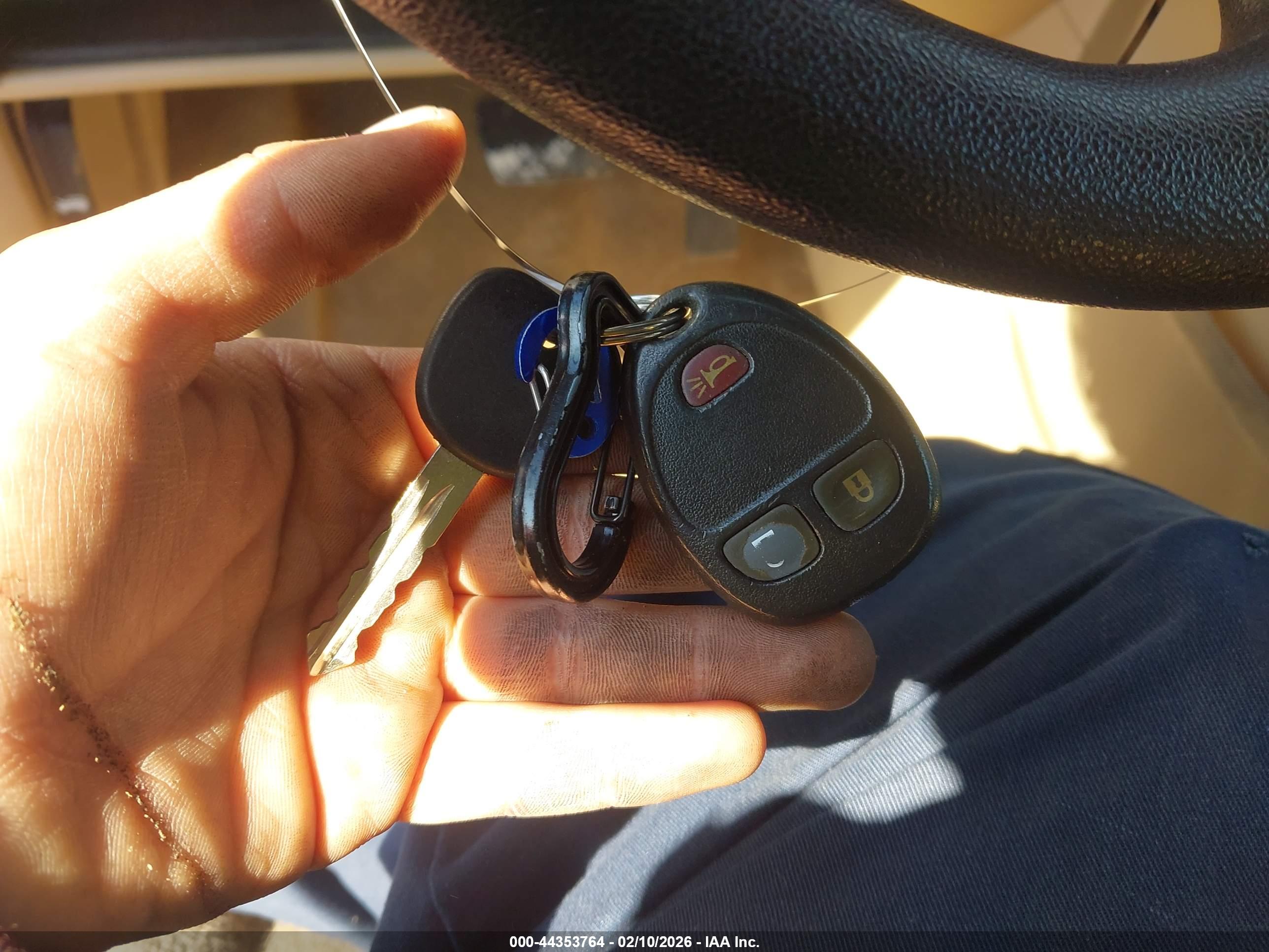 CHEVROLET EQUINOX image 11