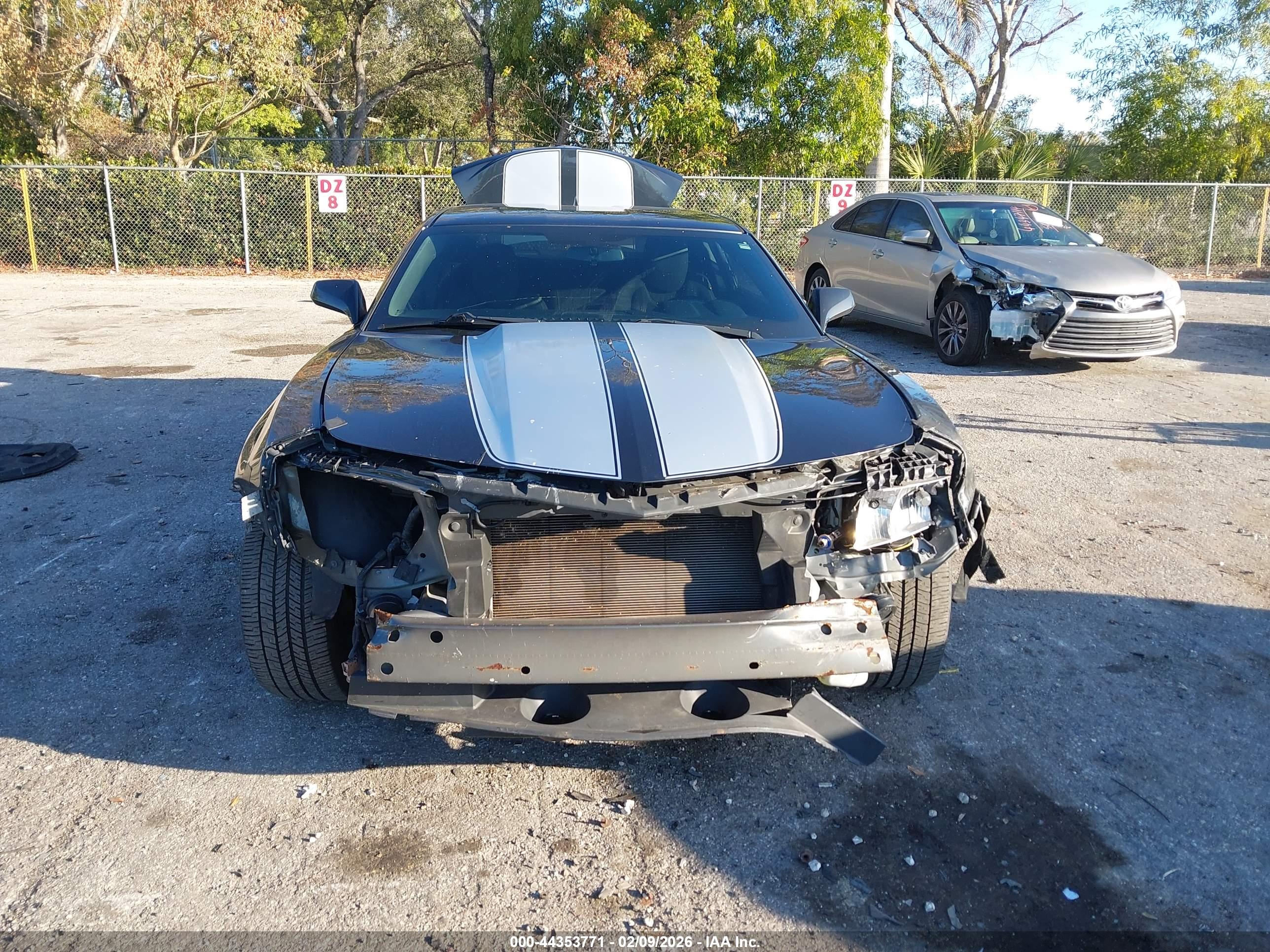 CHEVROLET CAMARO image 6
