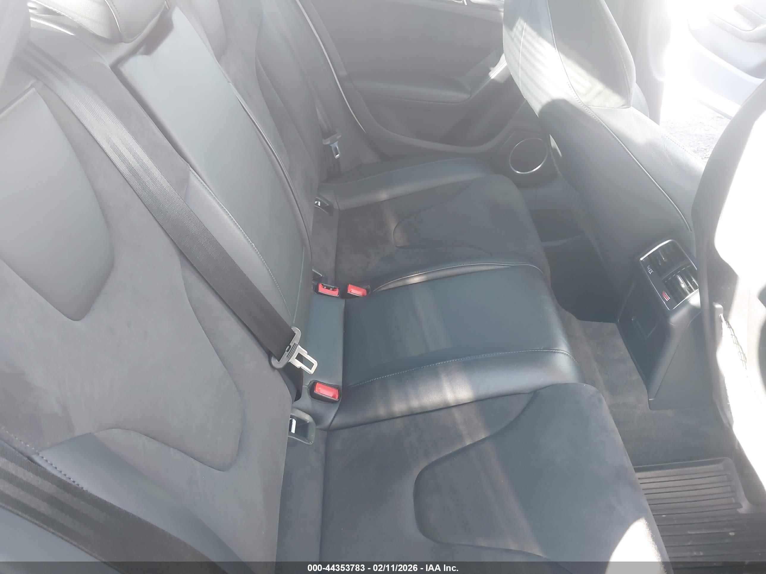 AUDI S4 image 8