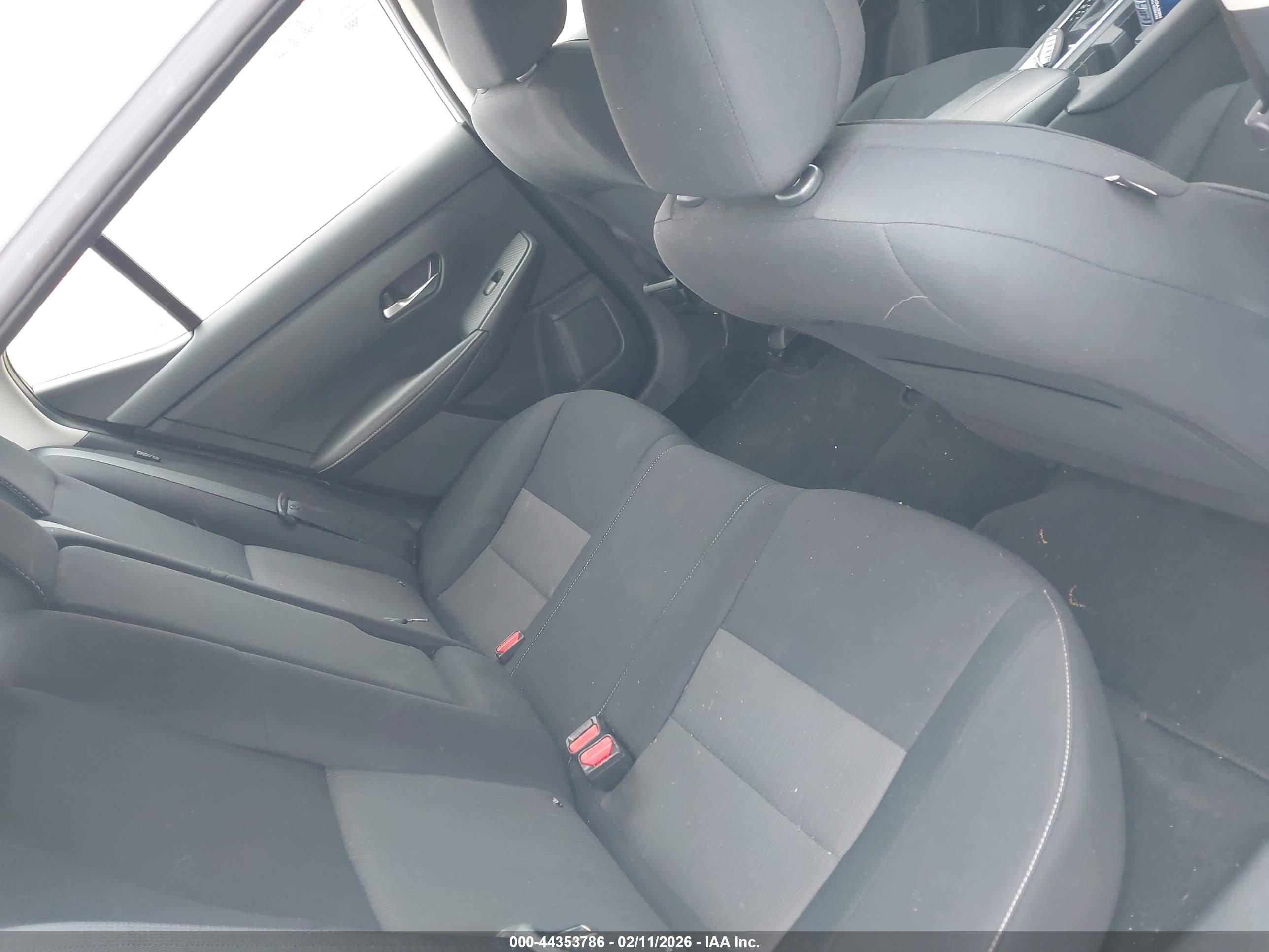 NISSAN SENTRA image 8