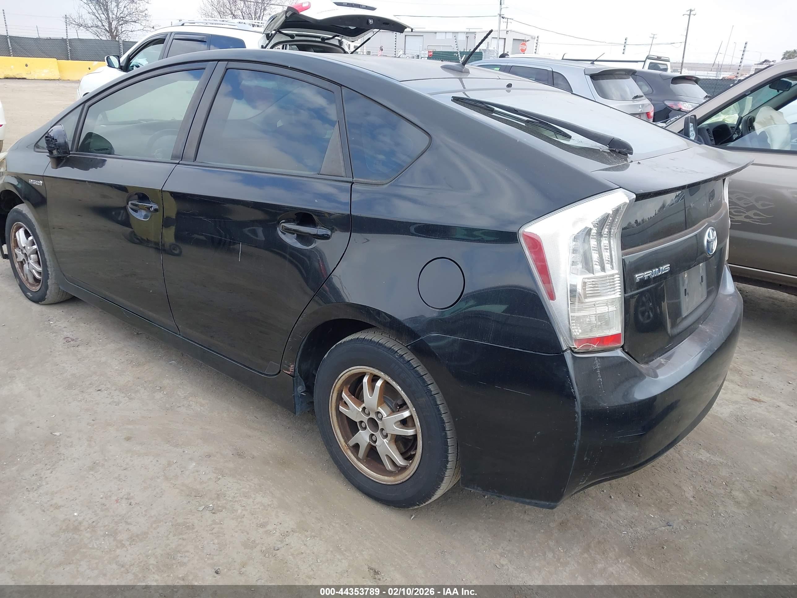 TOYOTA PRIUS image 3