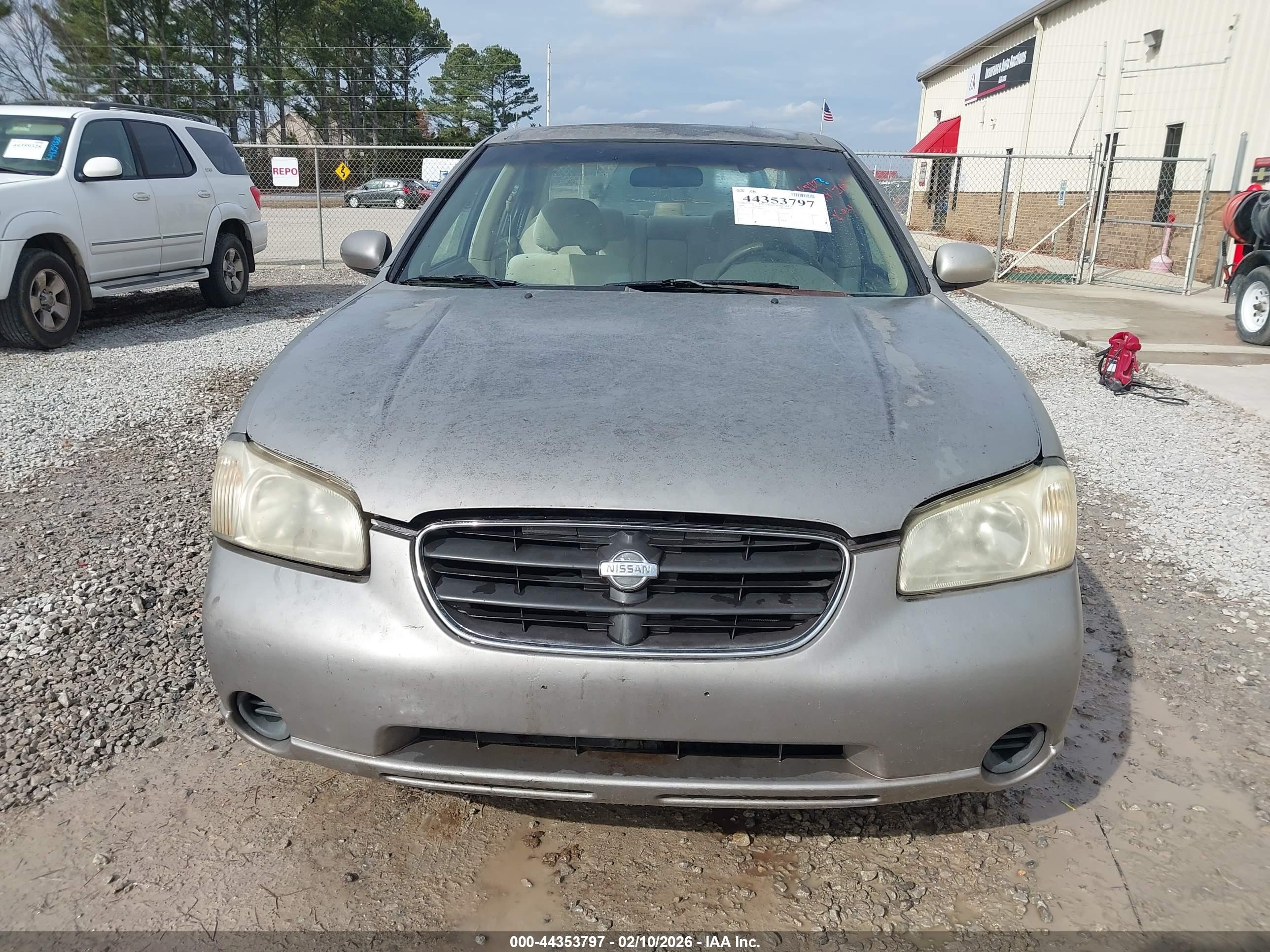 NISSAN MAXIMA image 6