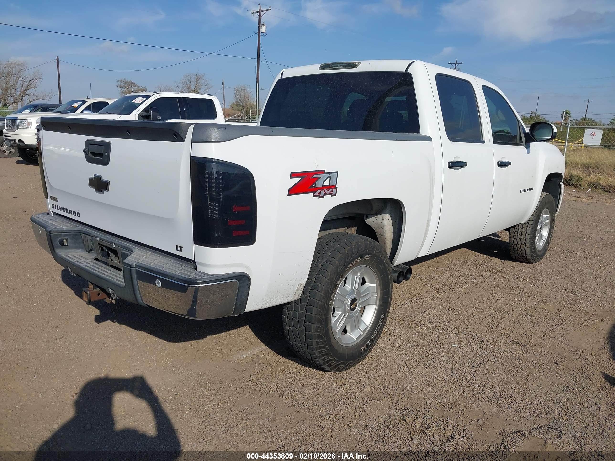 CHEVROLET SILVERADO image 4
