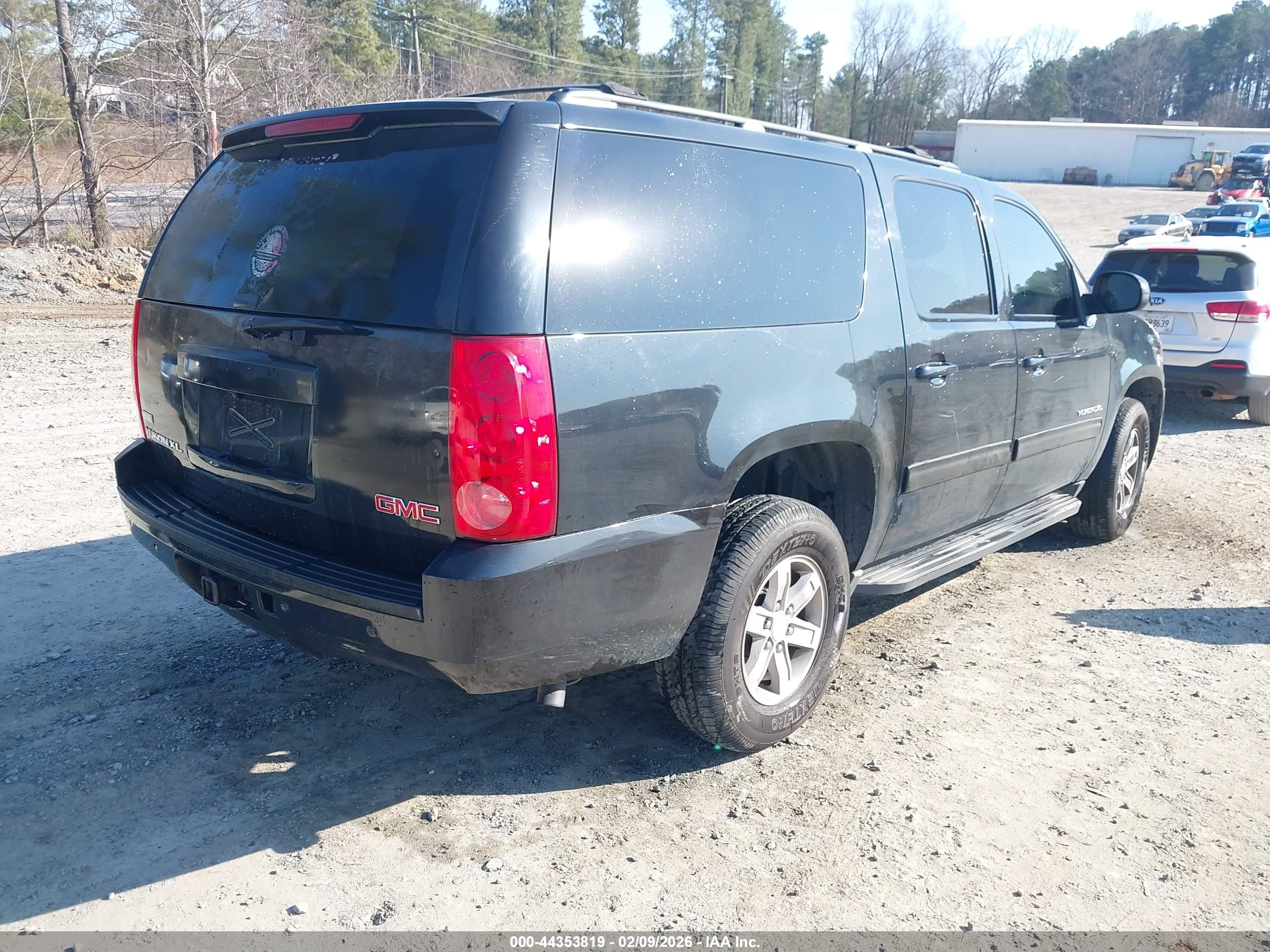 GMC YUKON image 4