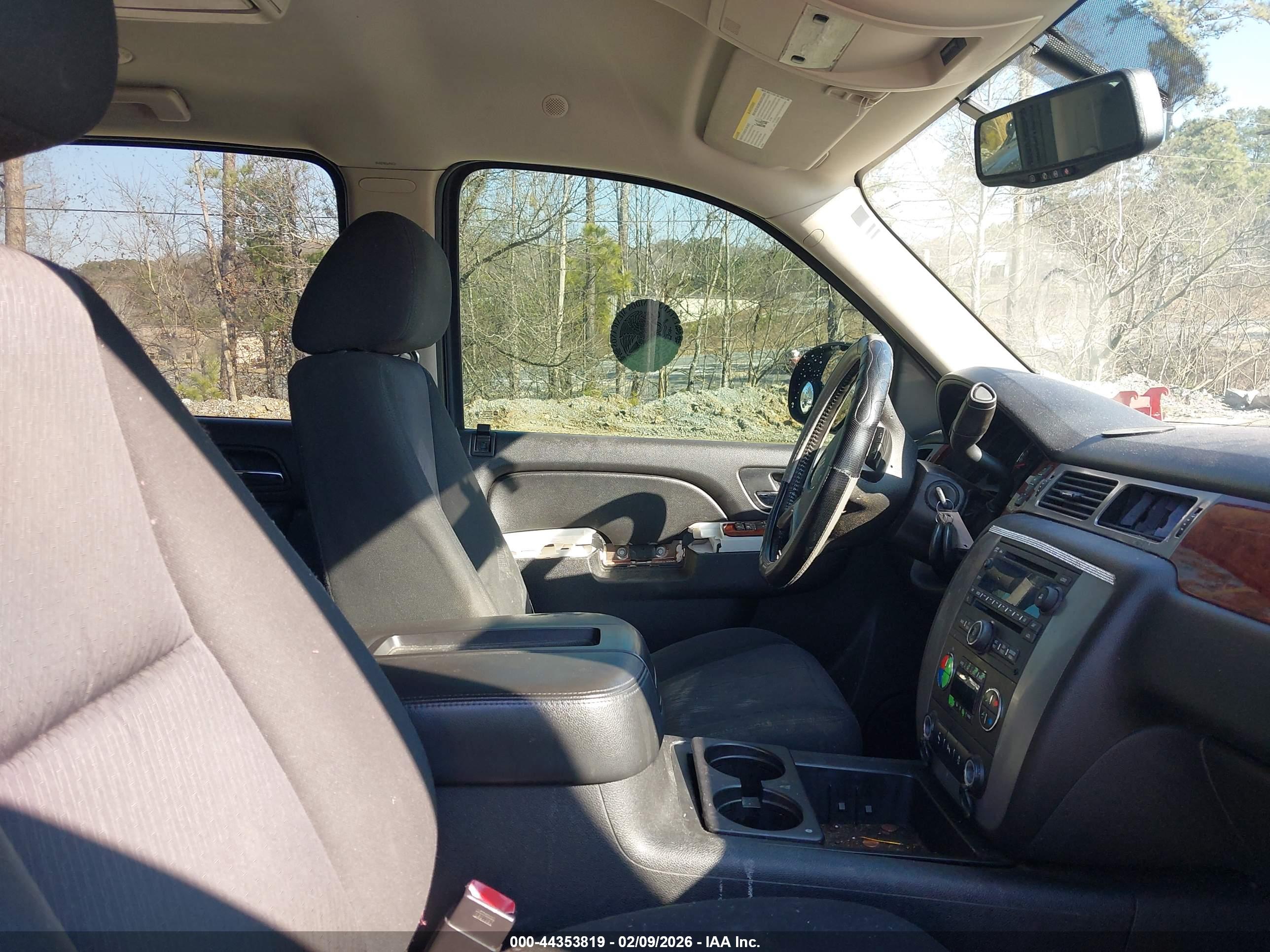 GMC YUKON image 5