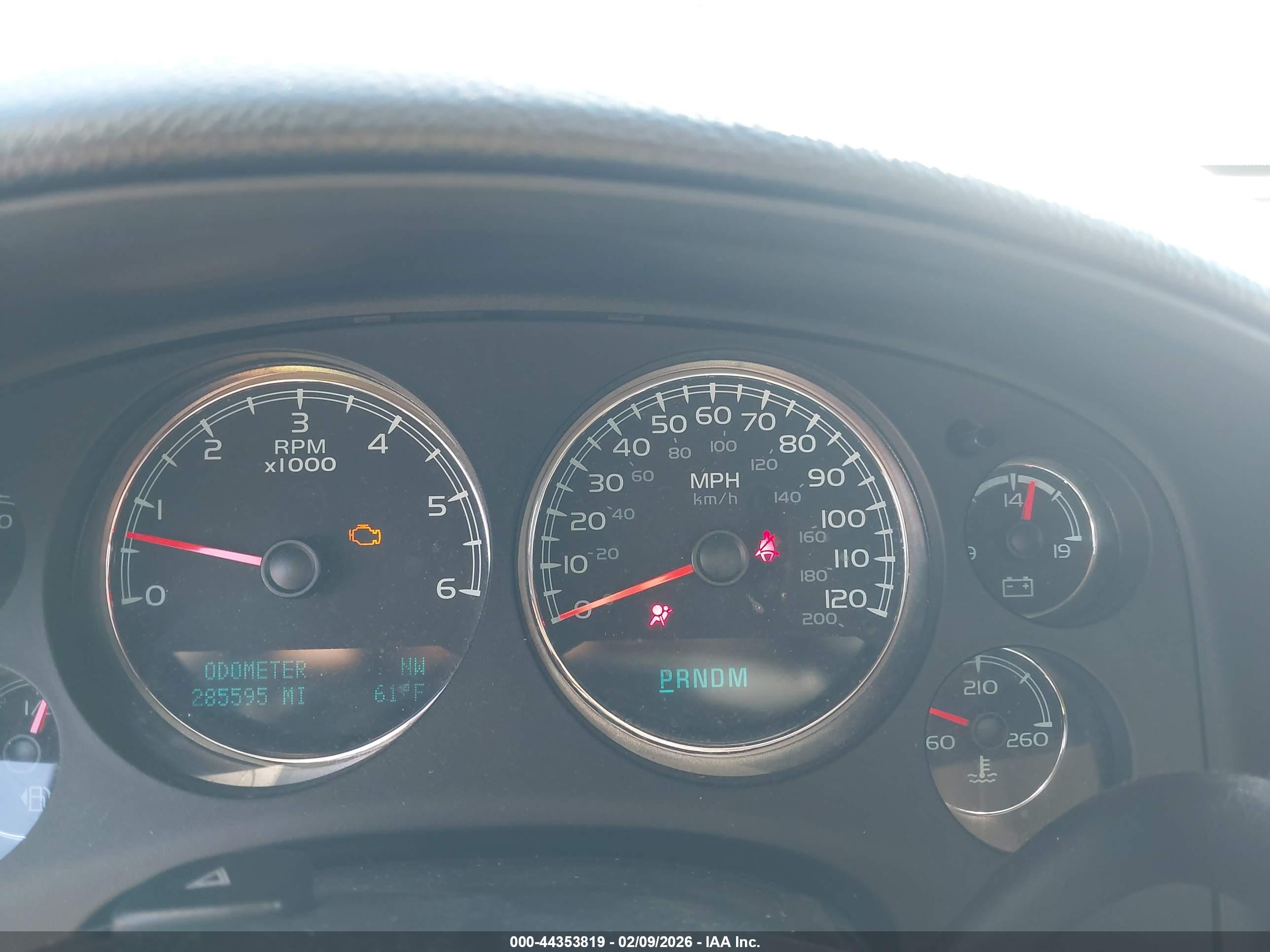 GMC YUKON image 7