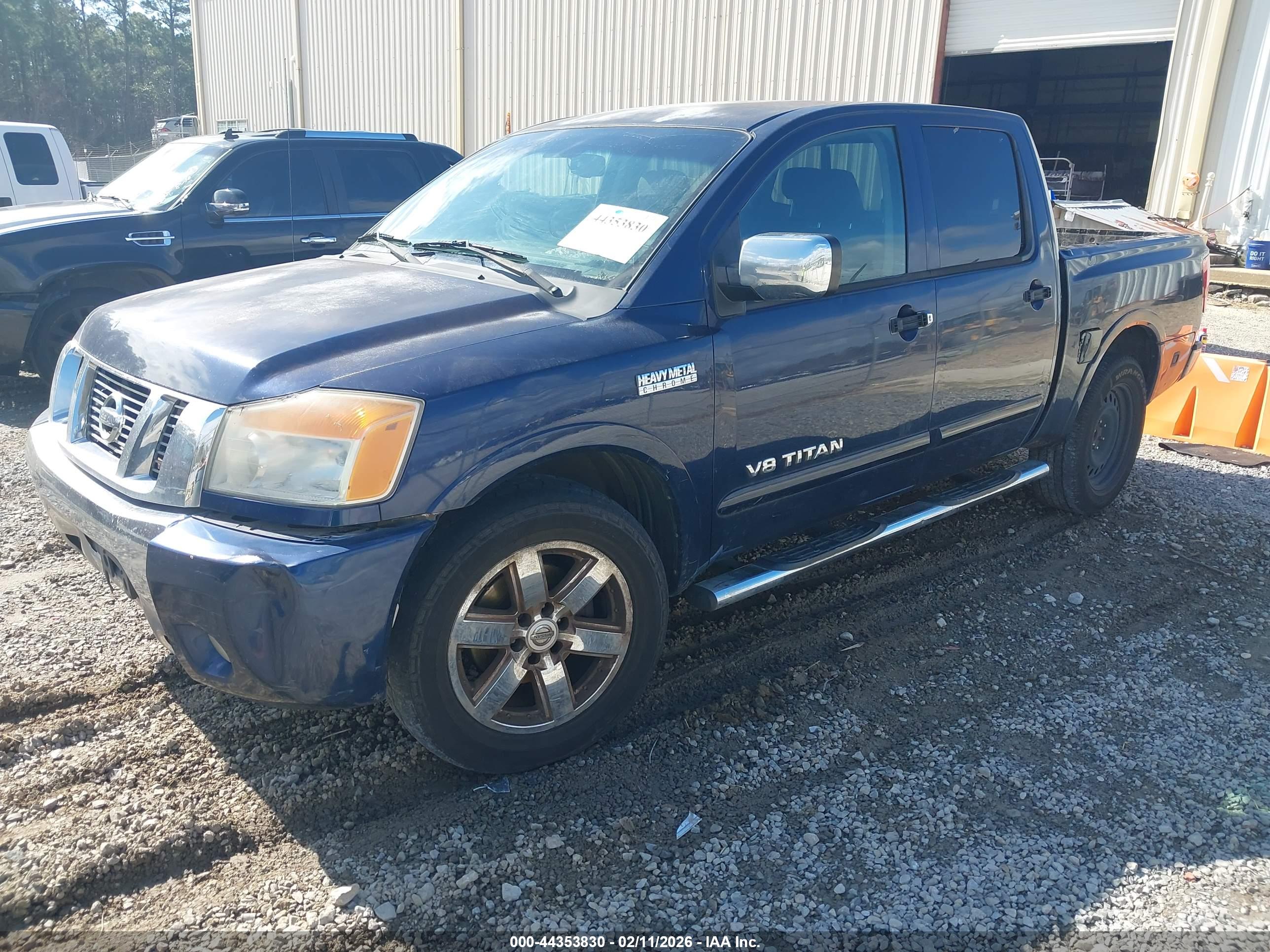 NISSAN TITAN image 2