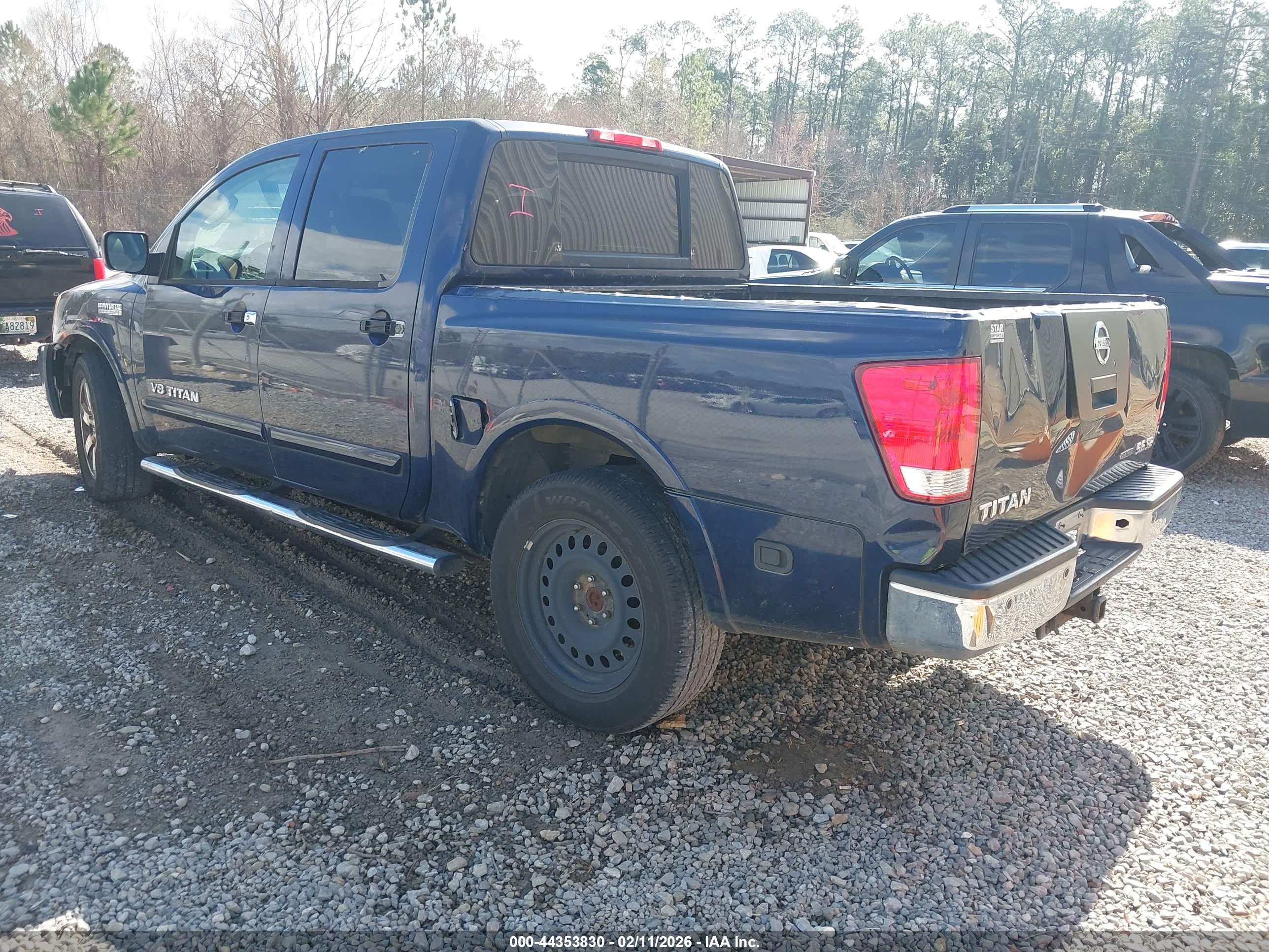 NISSAN TITAN image 3