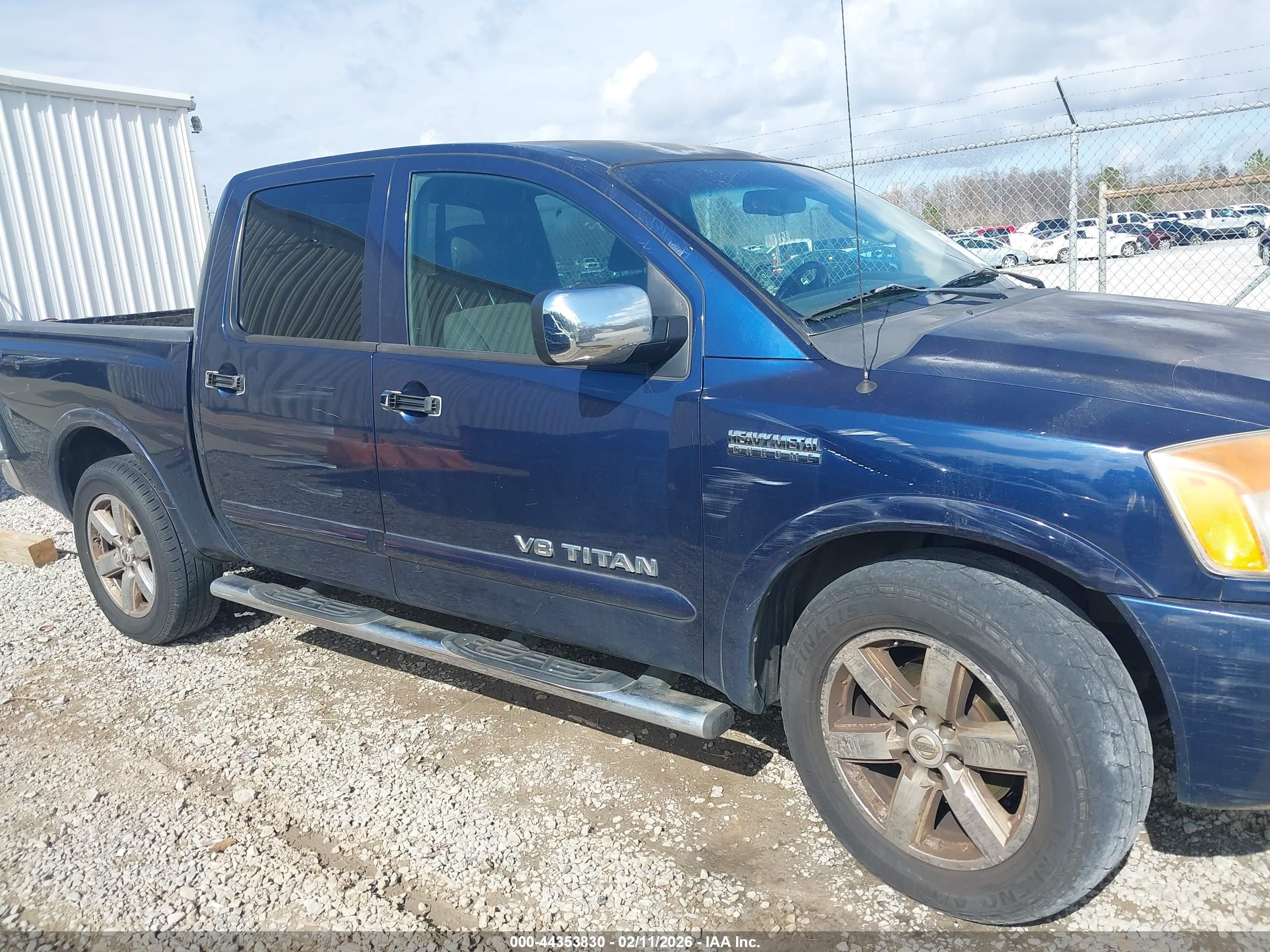 NISSAN TITAN image 6