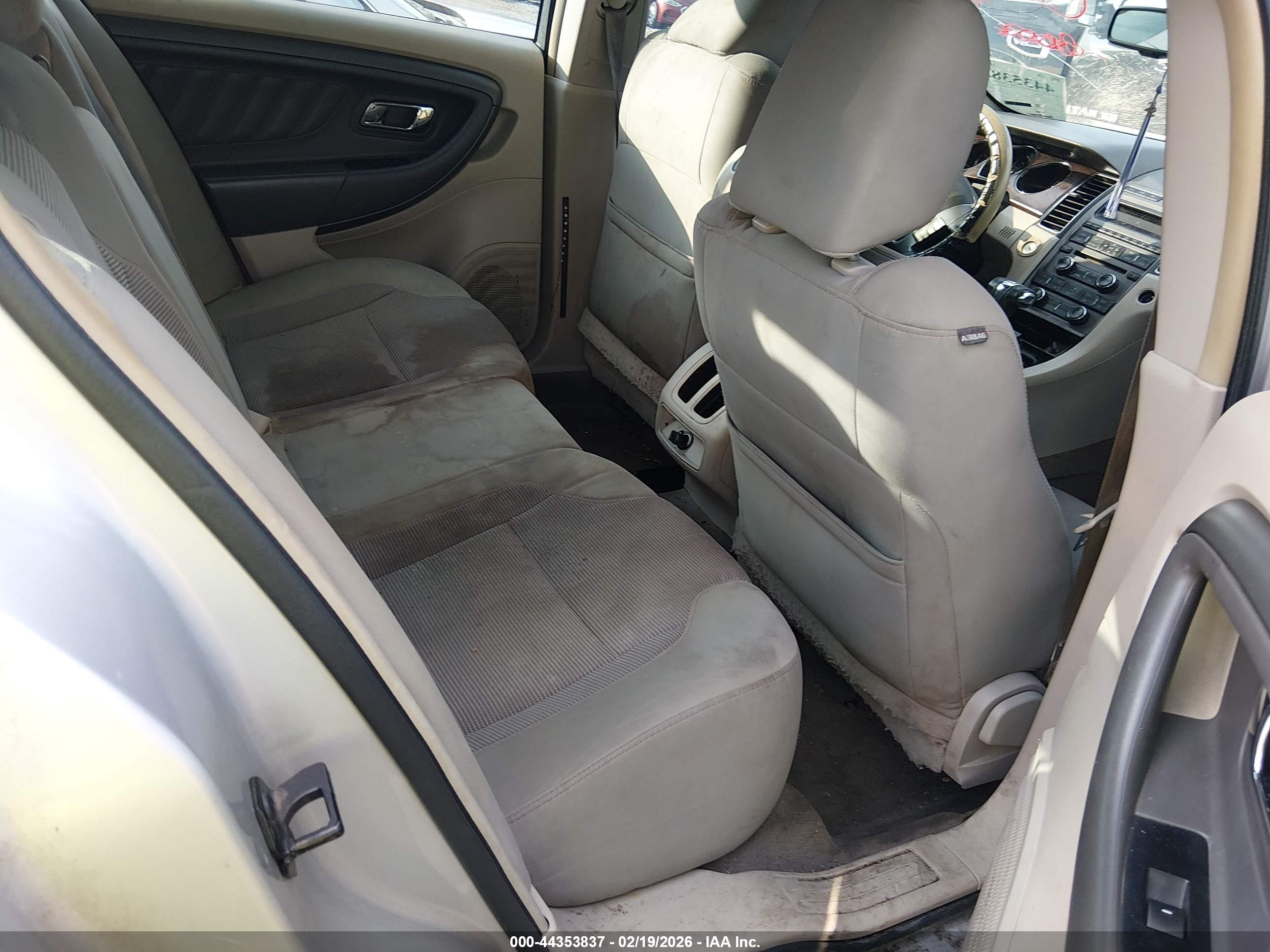 FORD TAURUS image 8