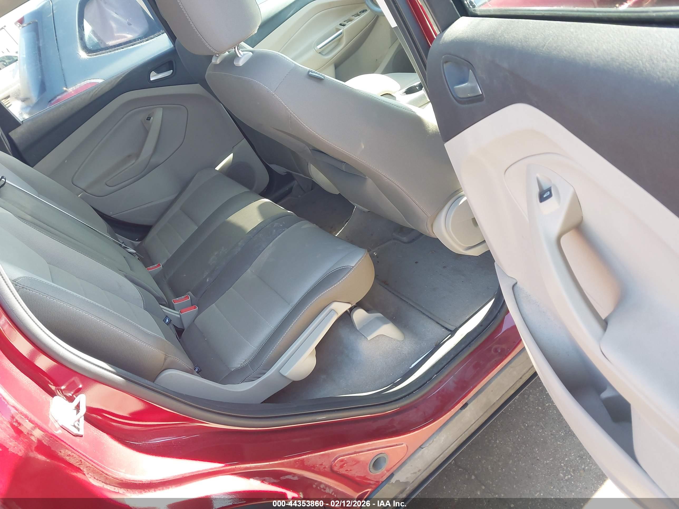 FORD ESCAPE image 8