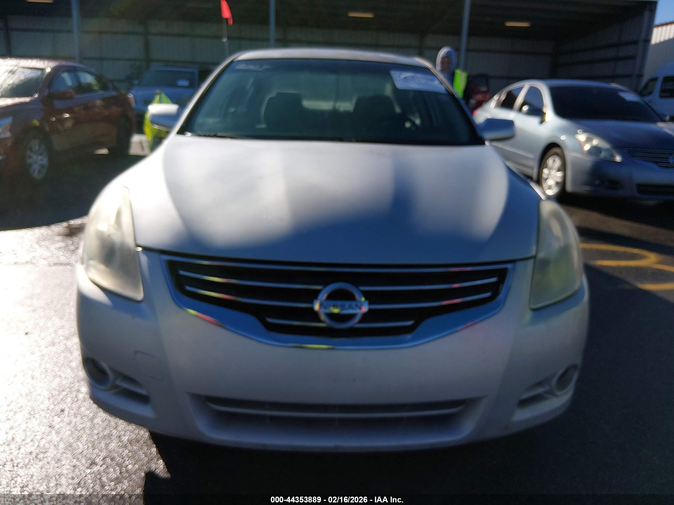 NISSAN ALTIMA image 6
