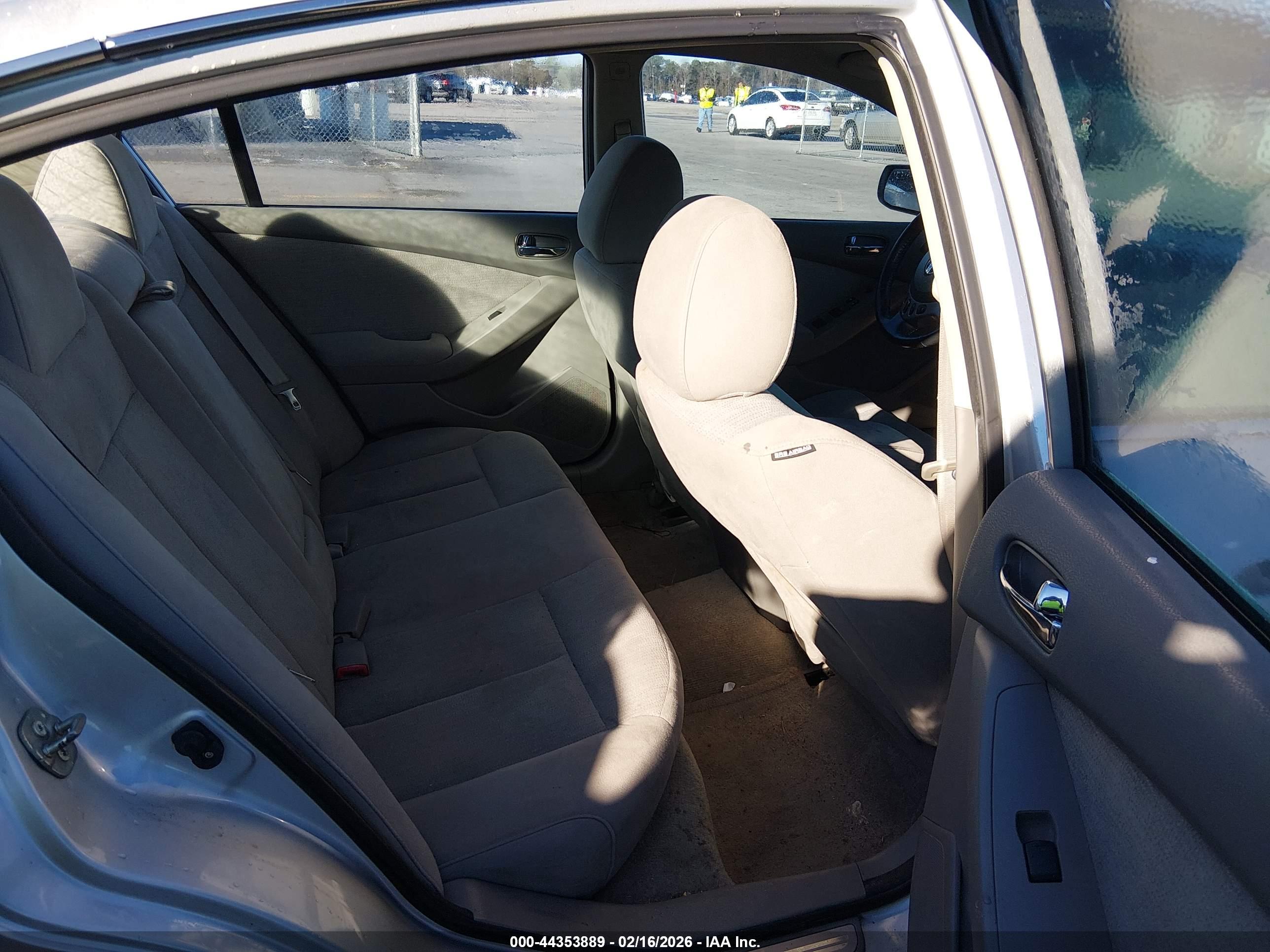 NISSAN ALTIMA image 8