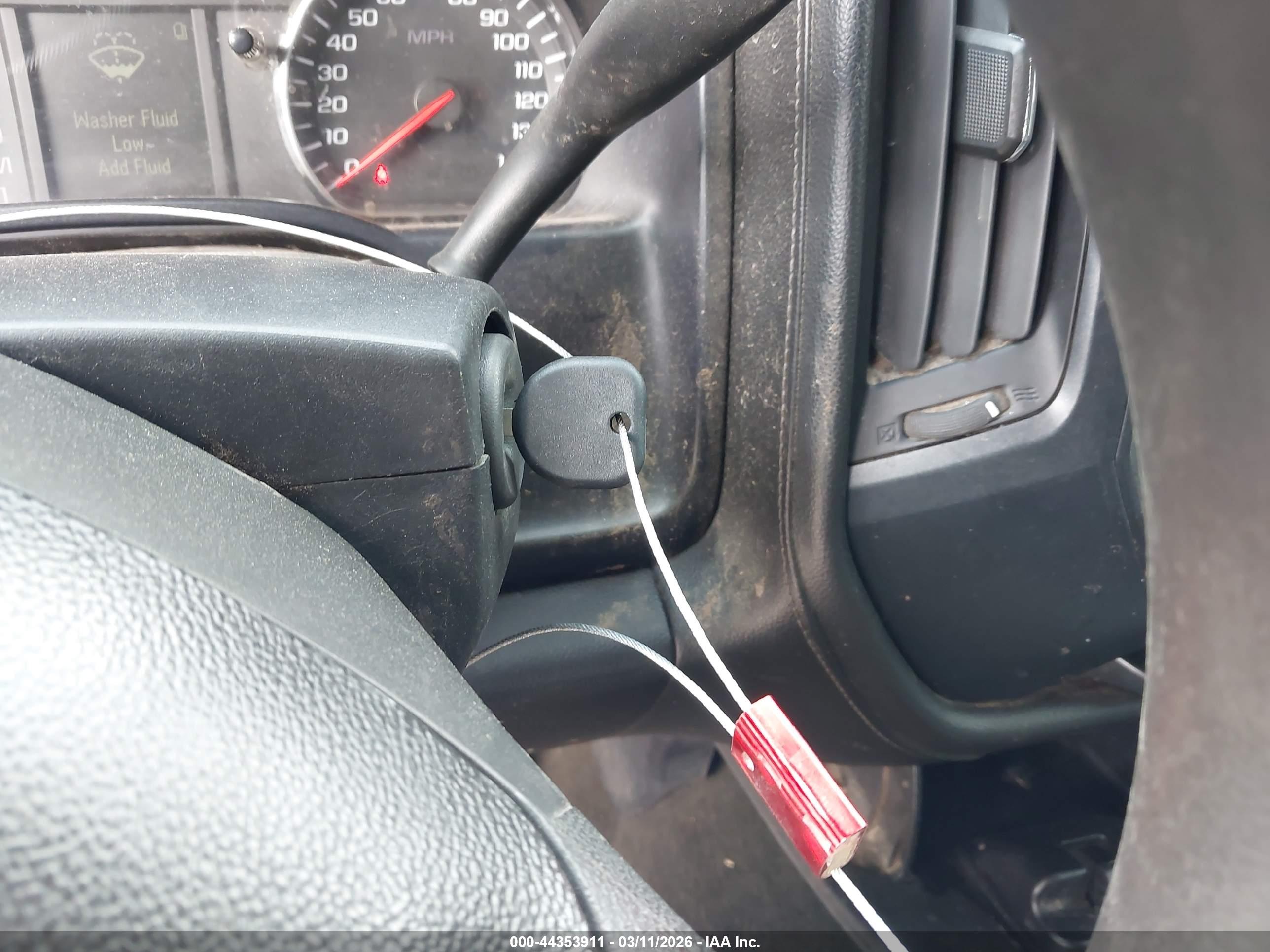 CHEVROLET SILVERADO image 11