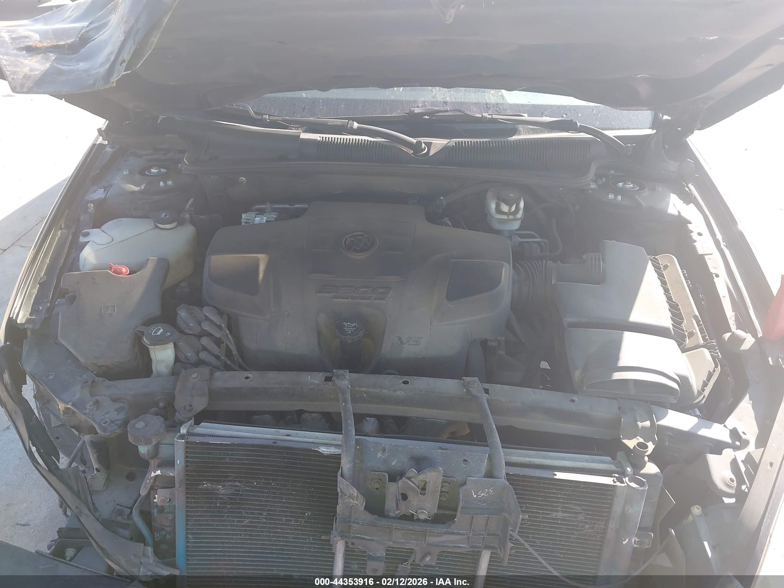 BUICK LUCERNE image 10