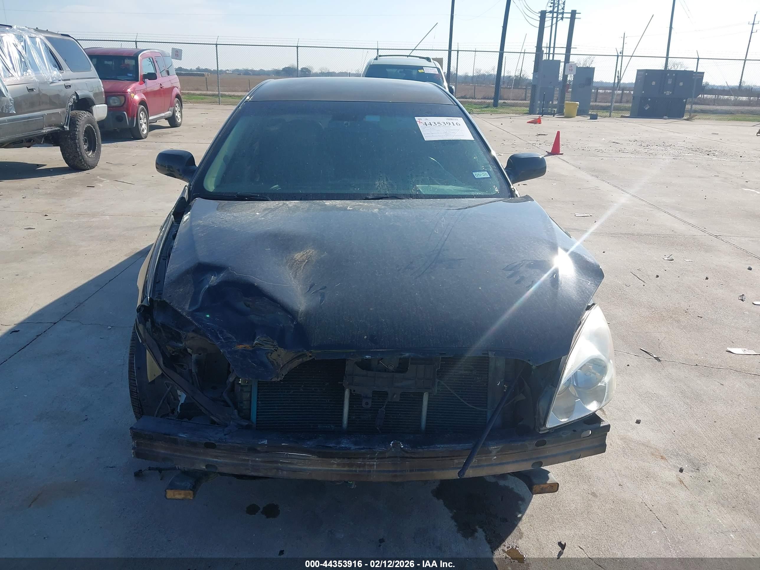 BUICK LUCERNE image 6