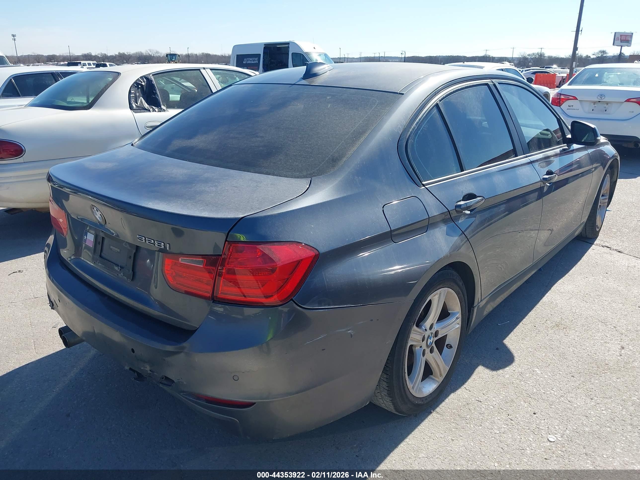 BMW 328I image 4