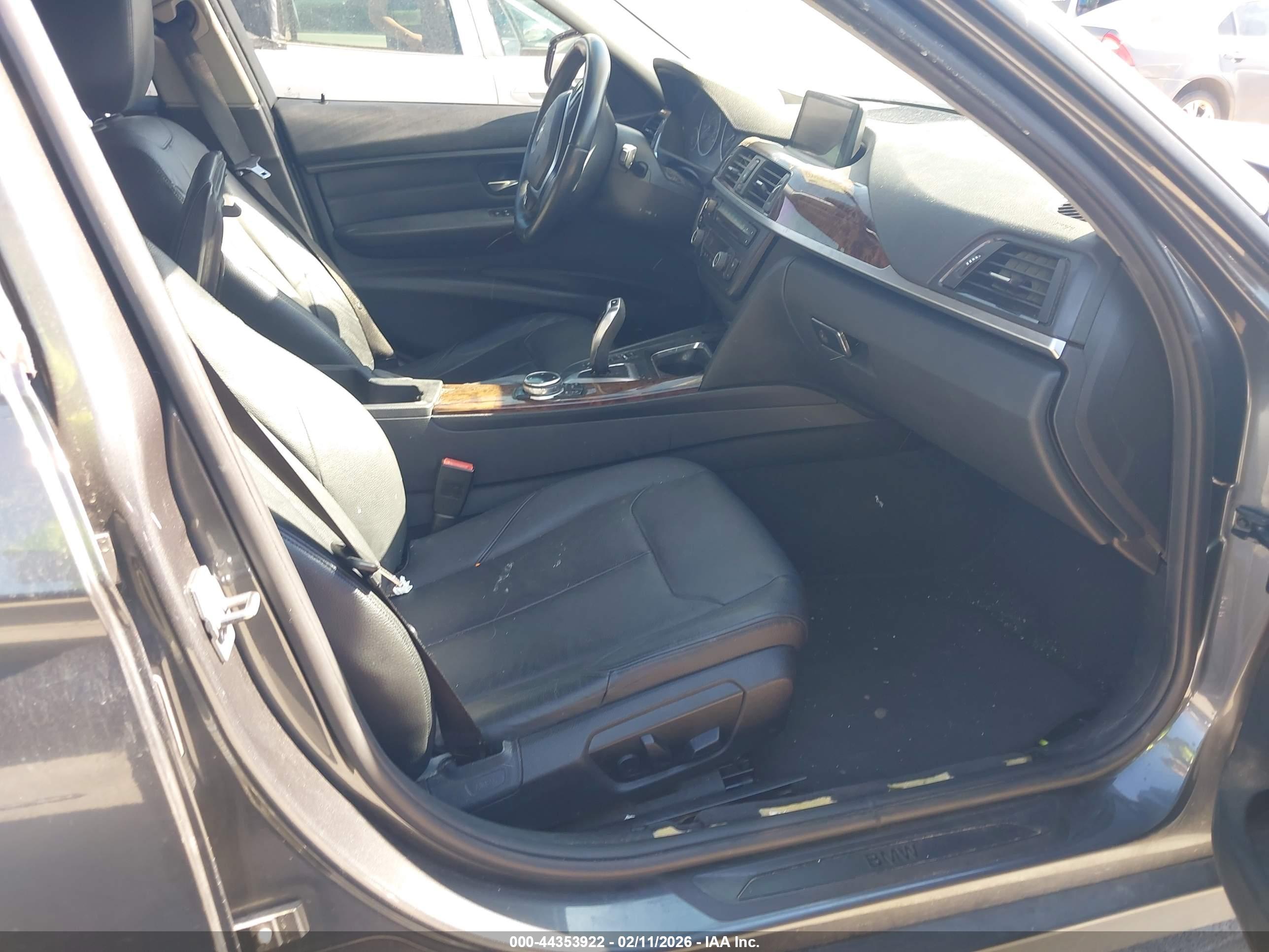 BMW 328I image 5