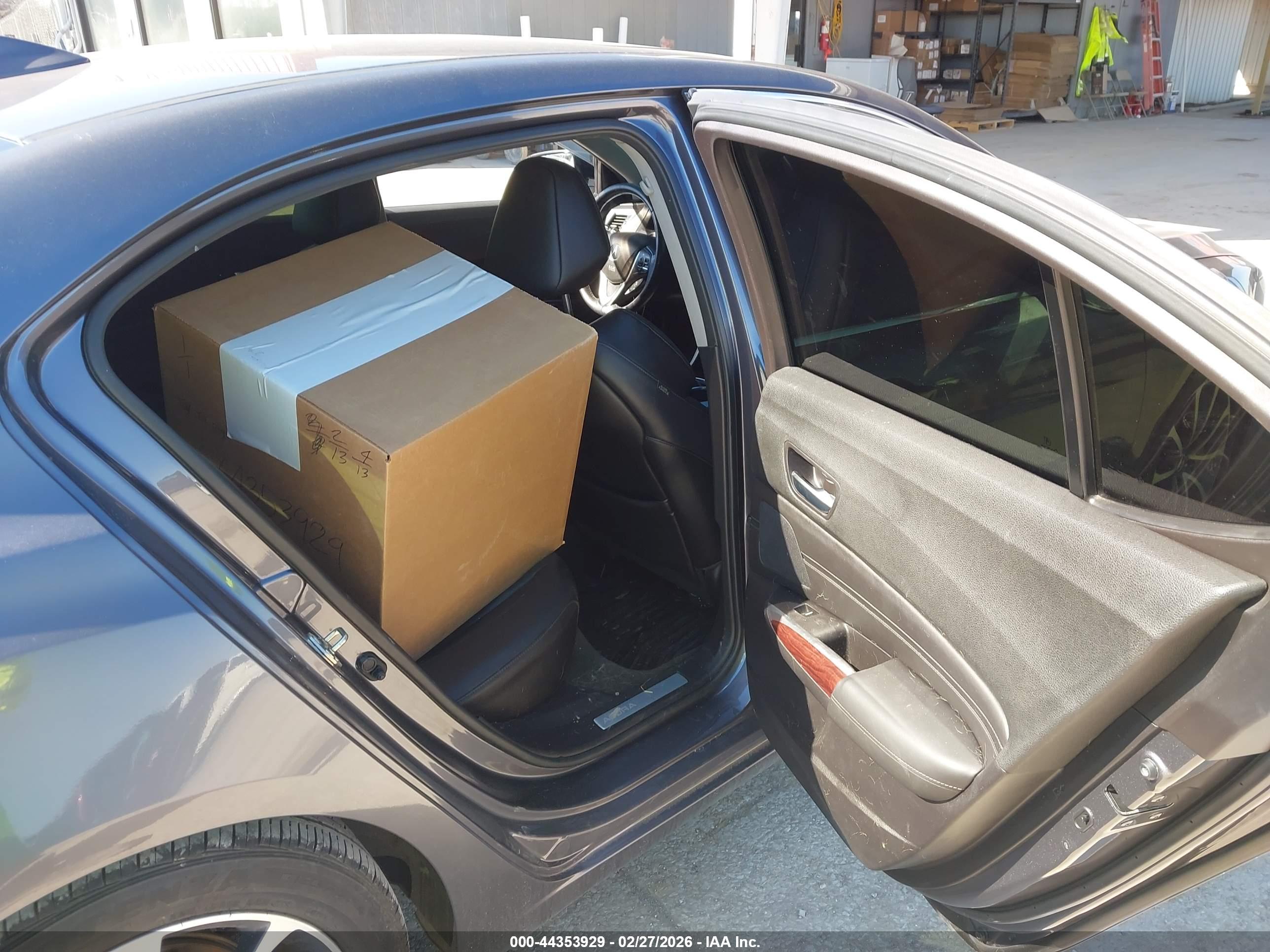 ACURA TLX image 8