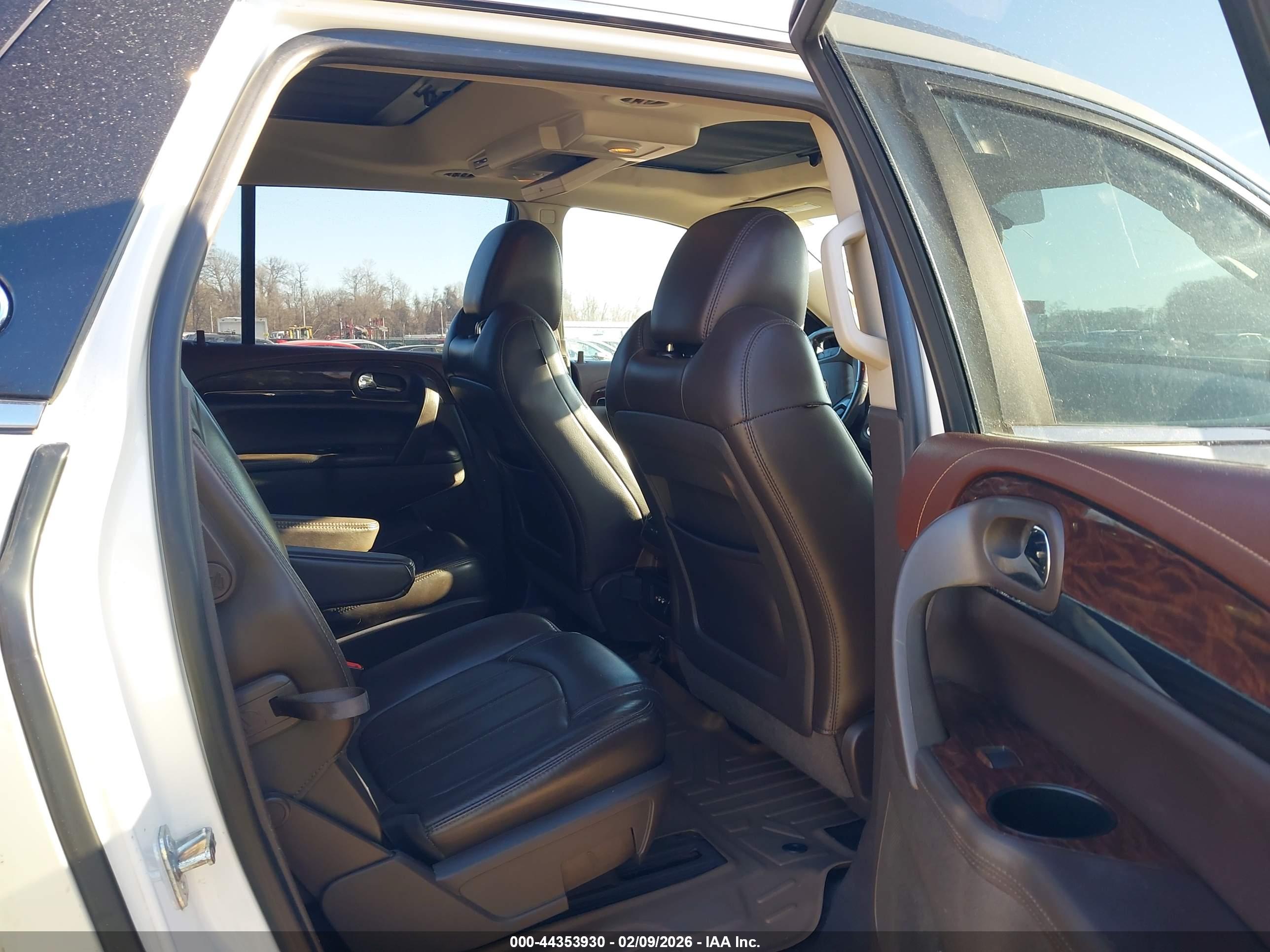 BUICK ENCLAVE image 8