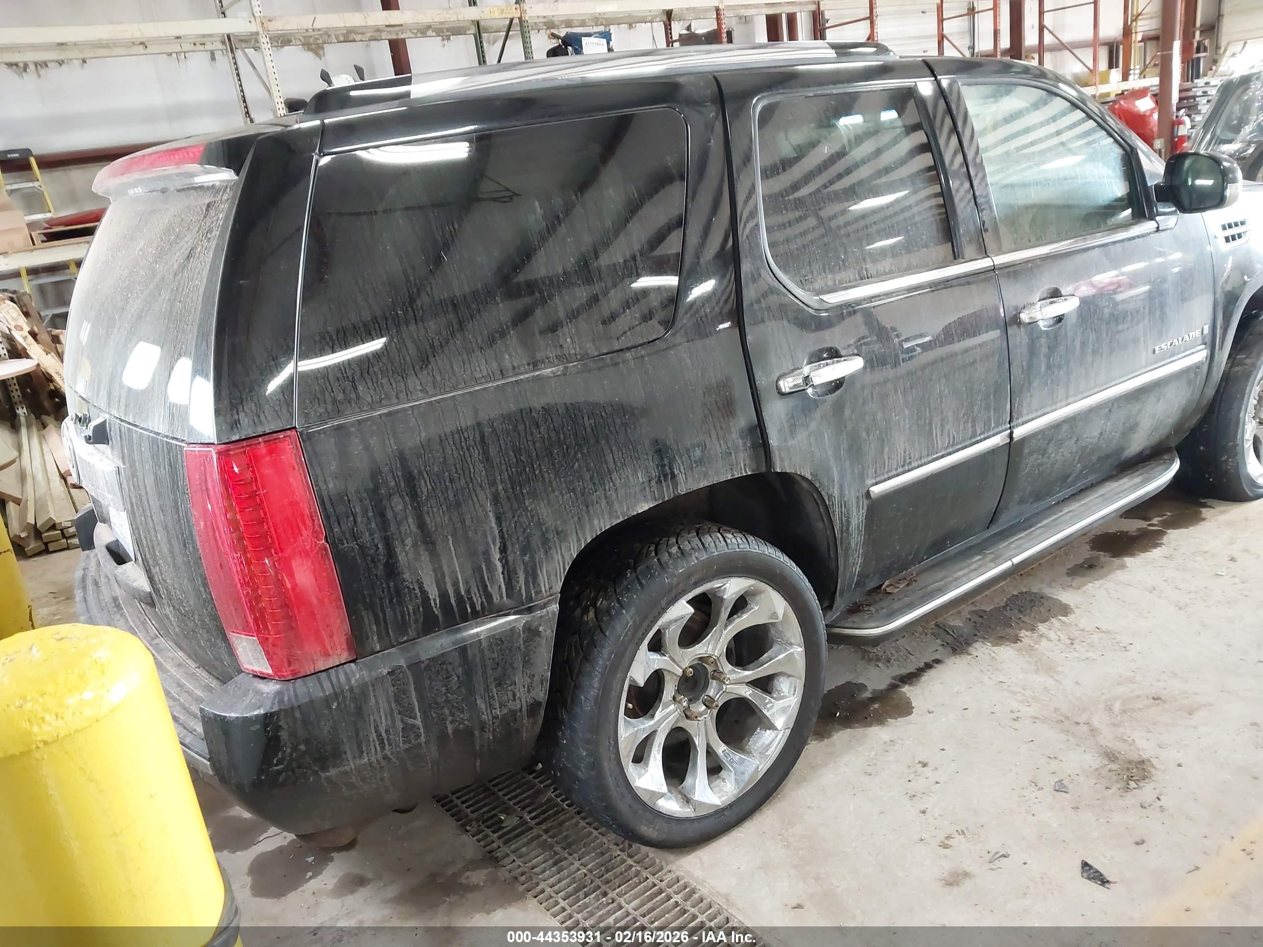 CADILLAC ESCALADE image 4