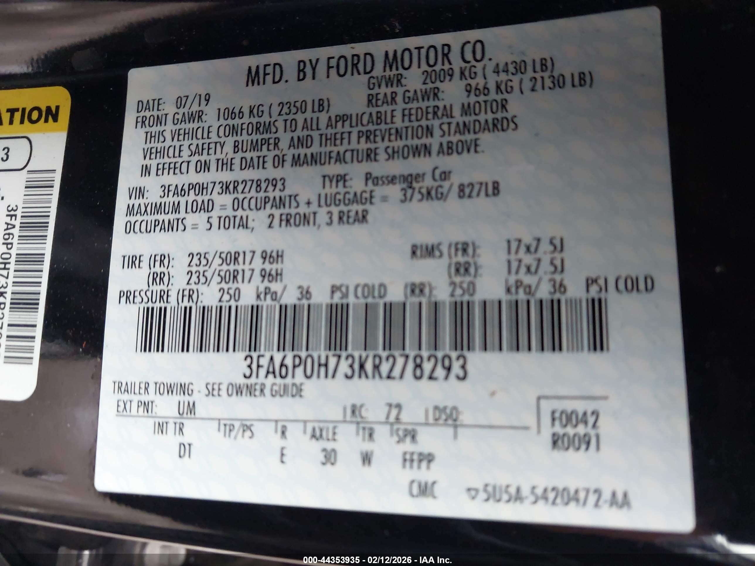 FORD FUSION image 9