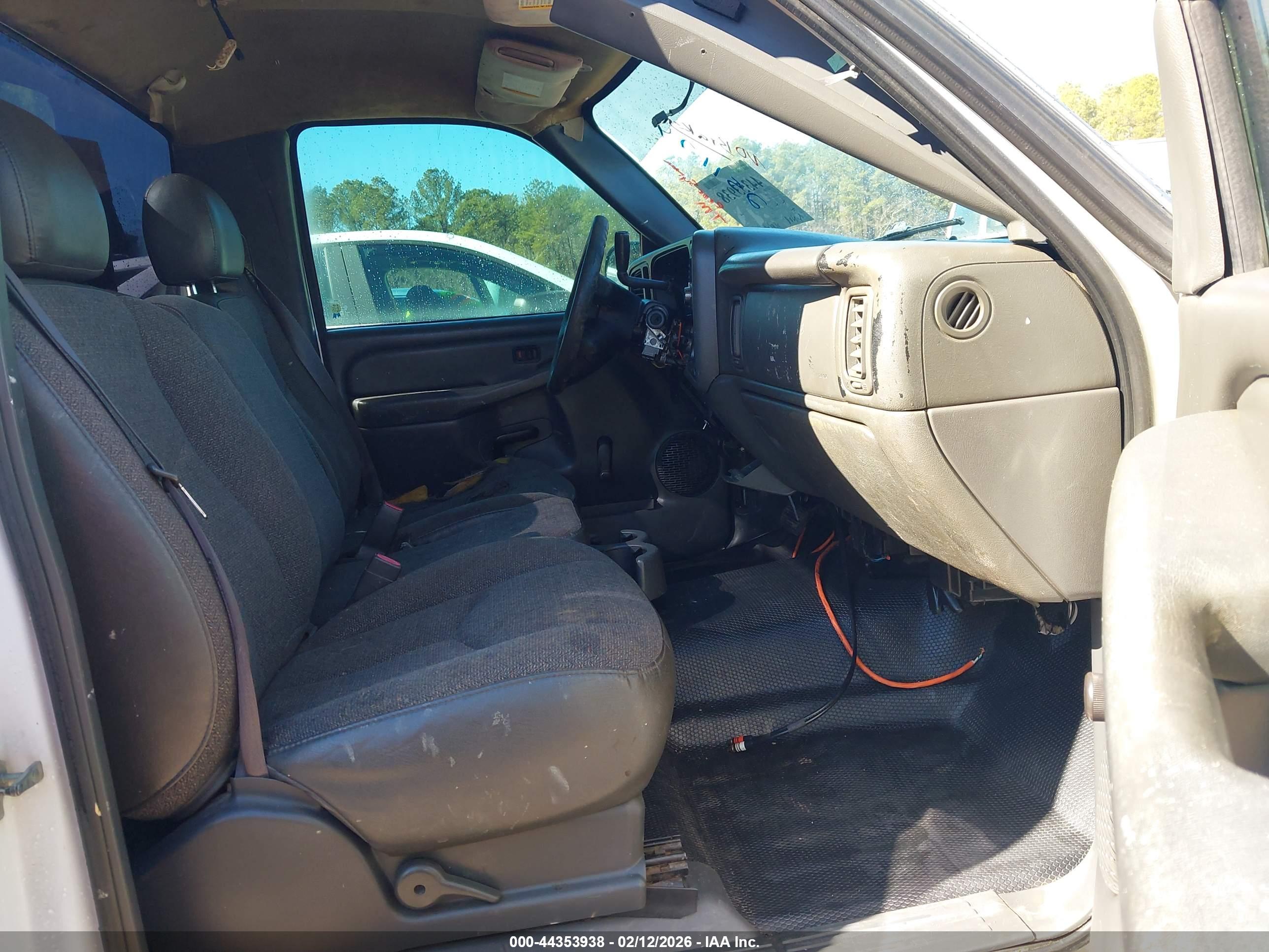 GMC SIERRA image 5