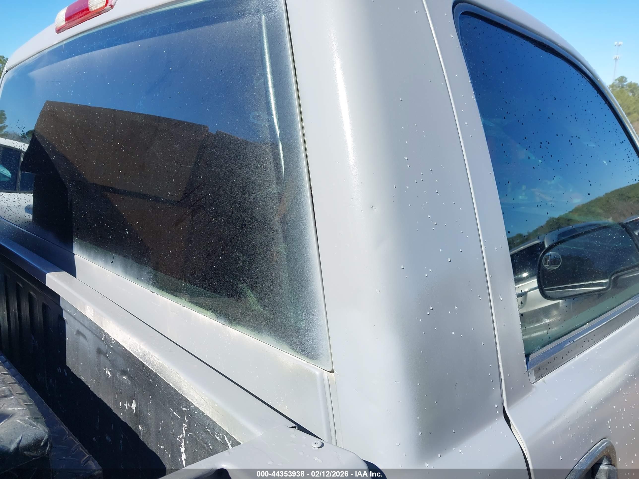 GMC SIERRA image 8