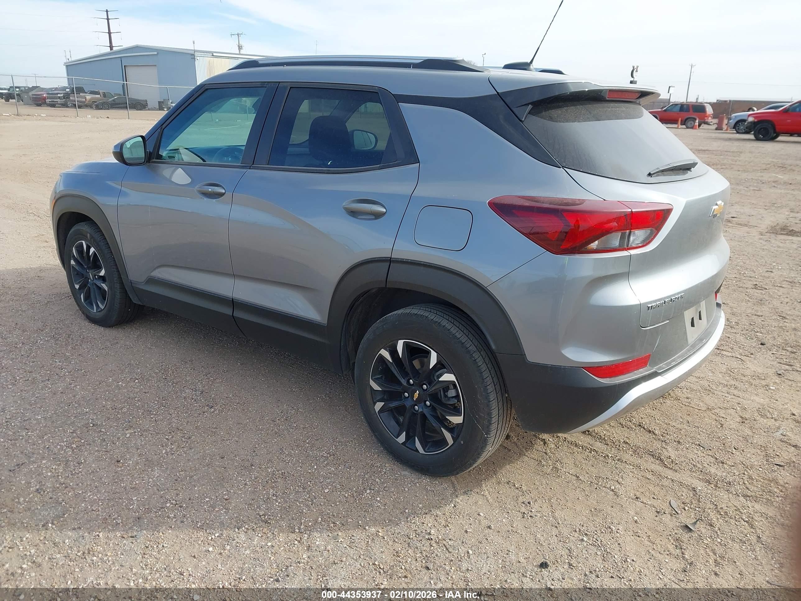 CHEVROLET TRAILBLAZER image 3