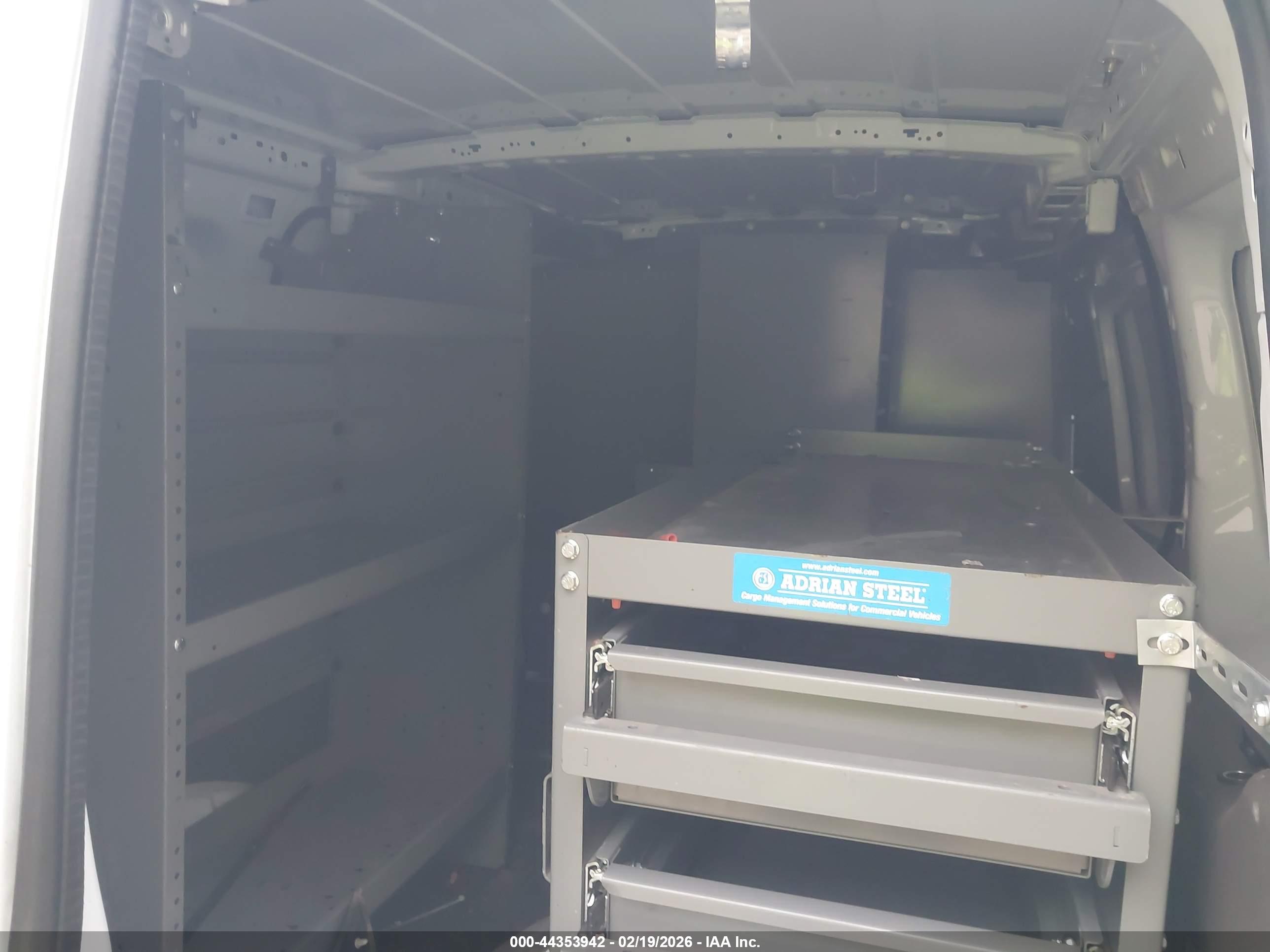 FORD TRANSIT image 8