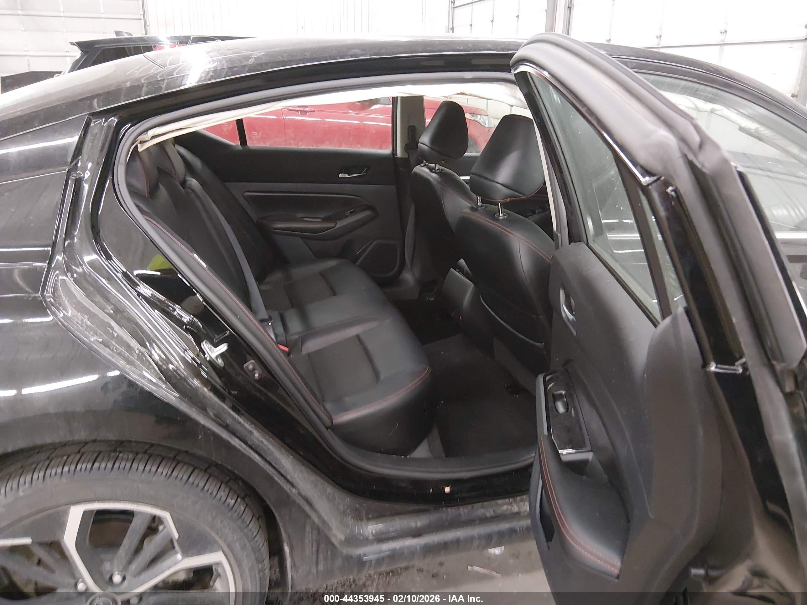 NISSAN ALTIMA image 8