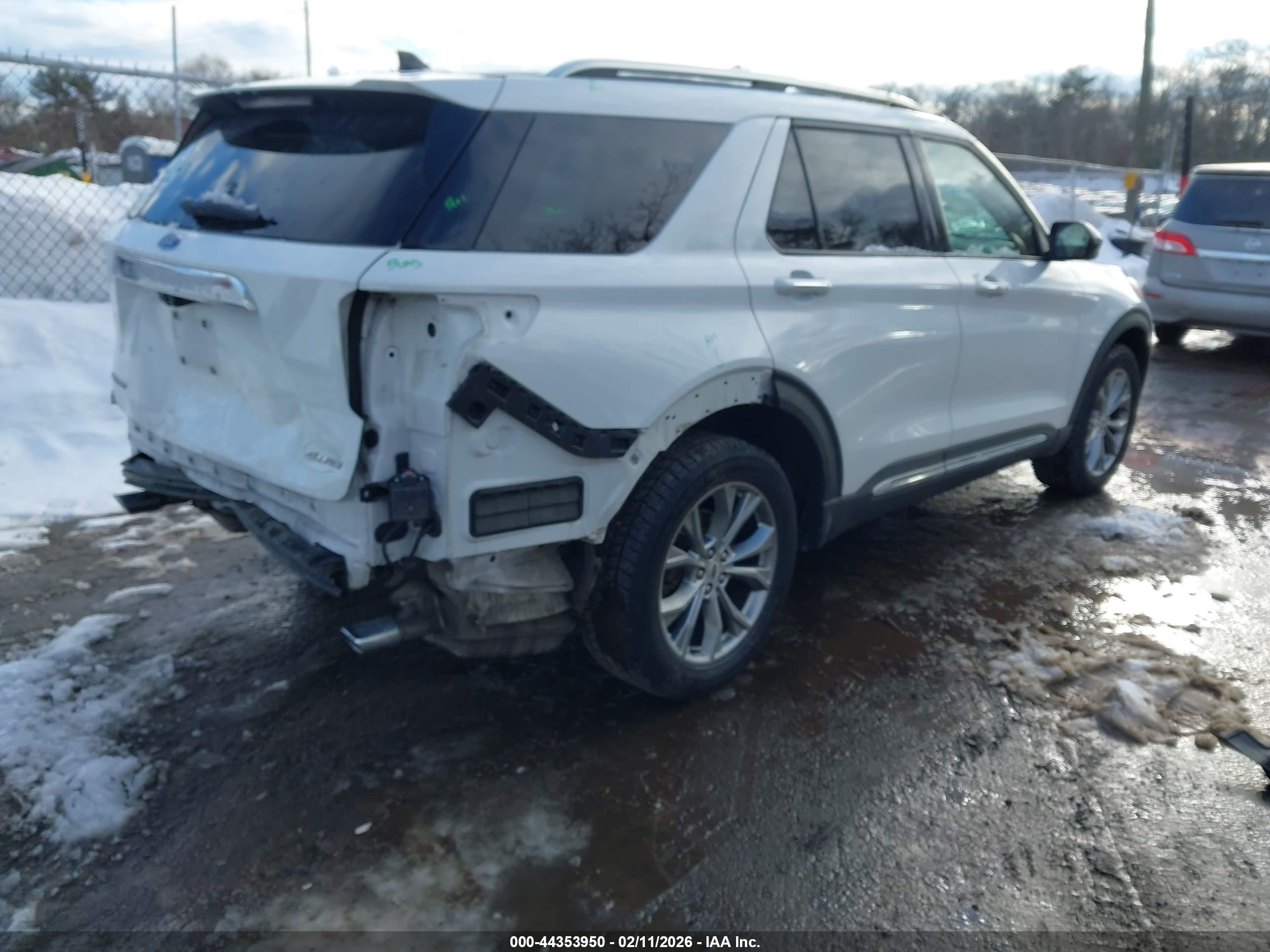 FORD EXPLORER image 4