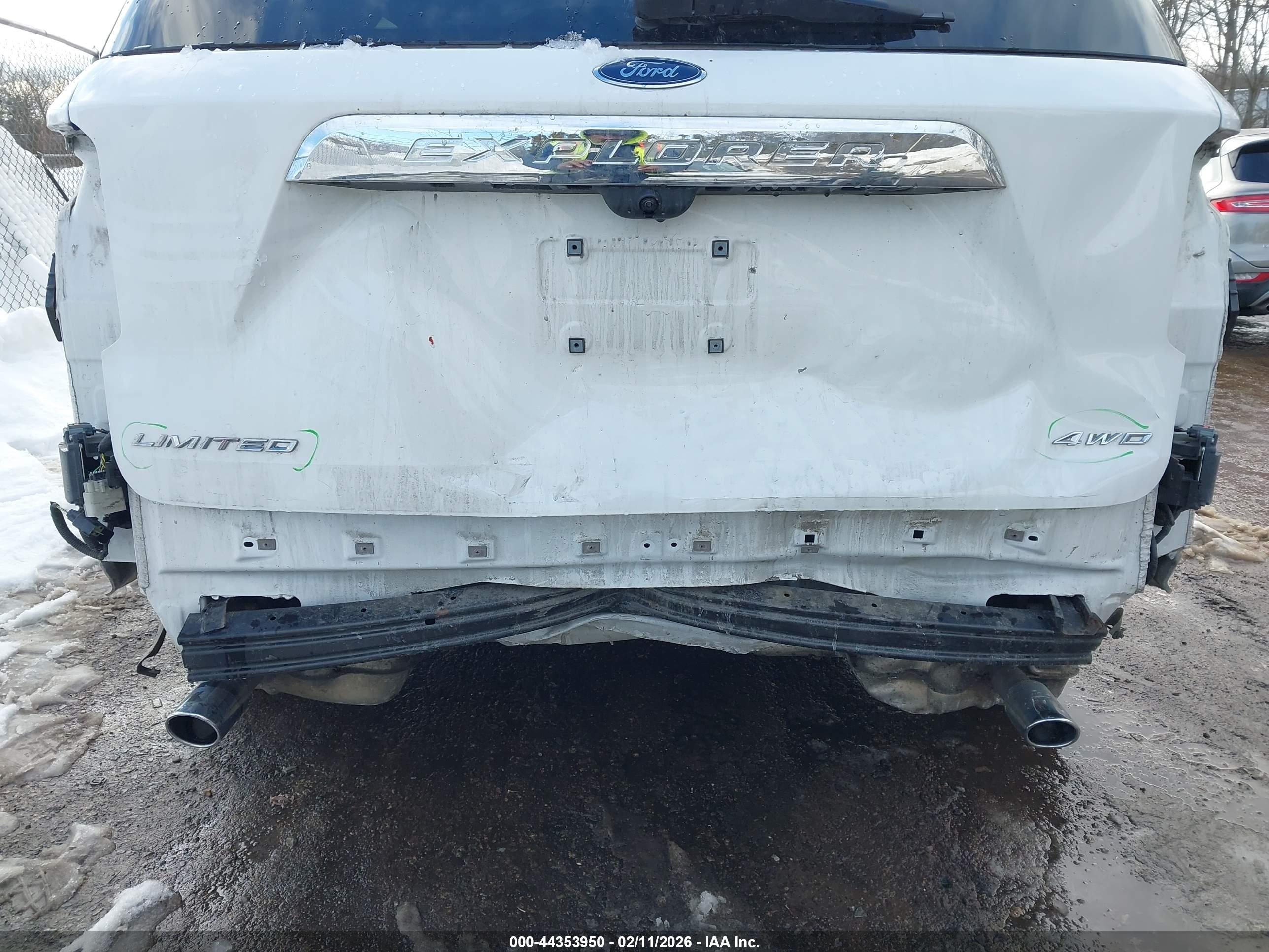 FORD EXPLORER image 6