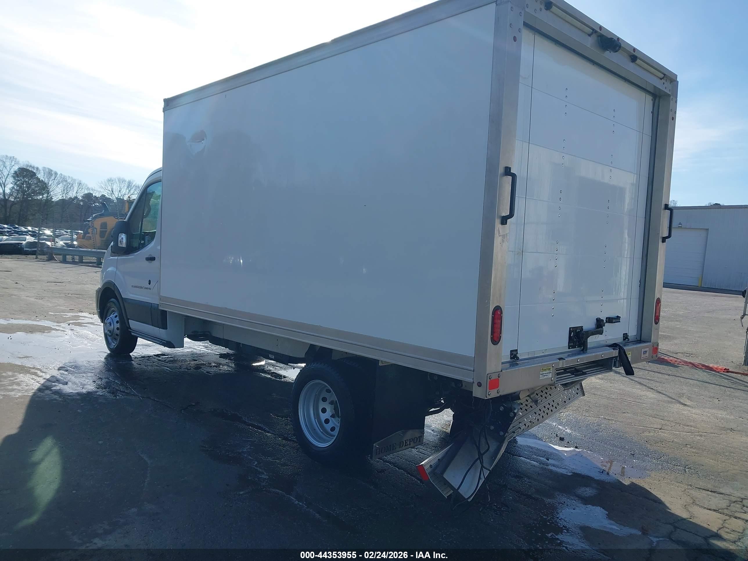 FORD TRANSIT-350 image 3