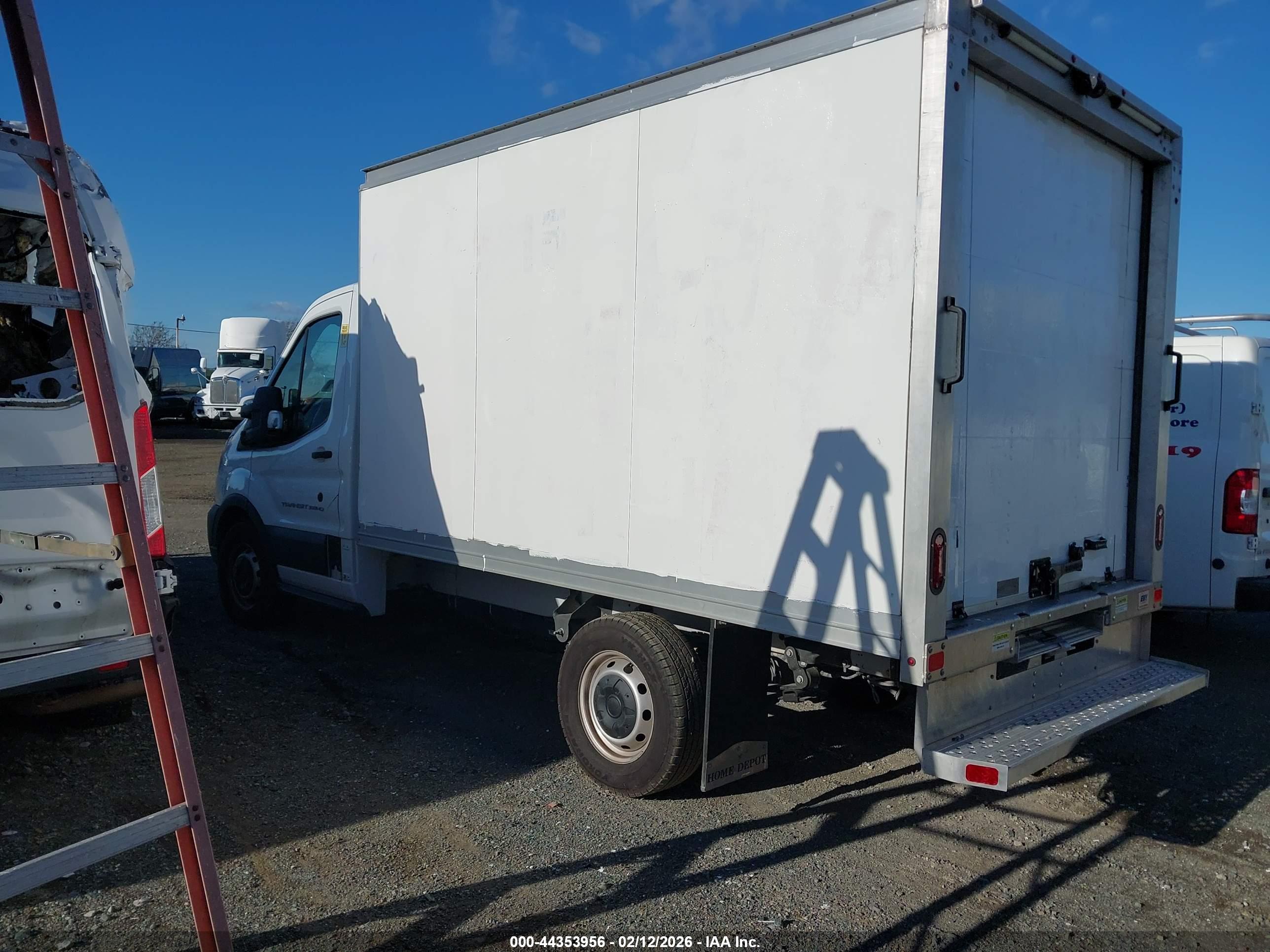 FORD TRANSIT-350 image 3