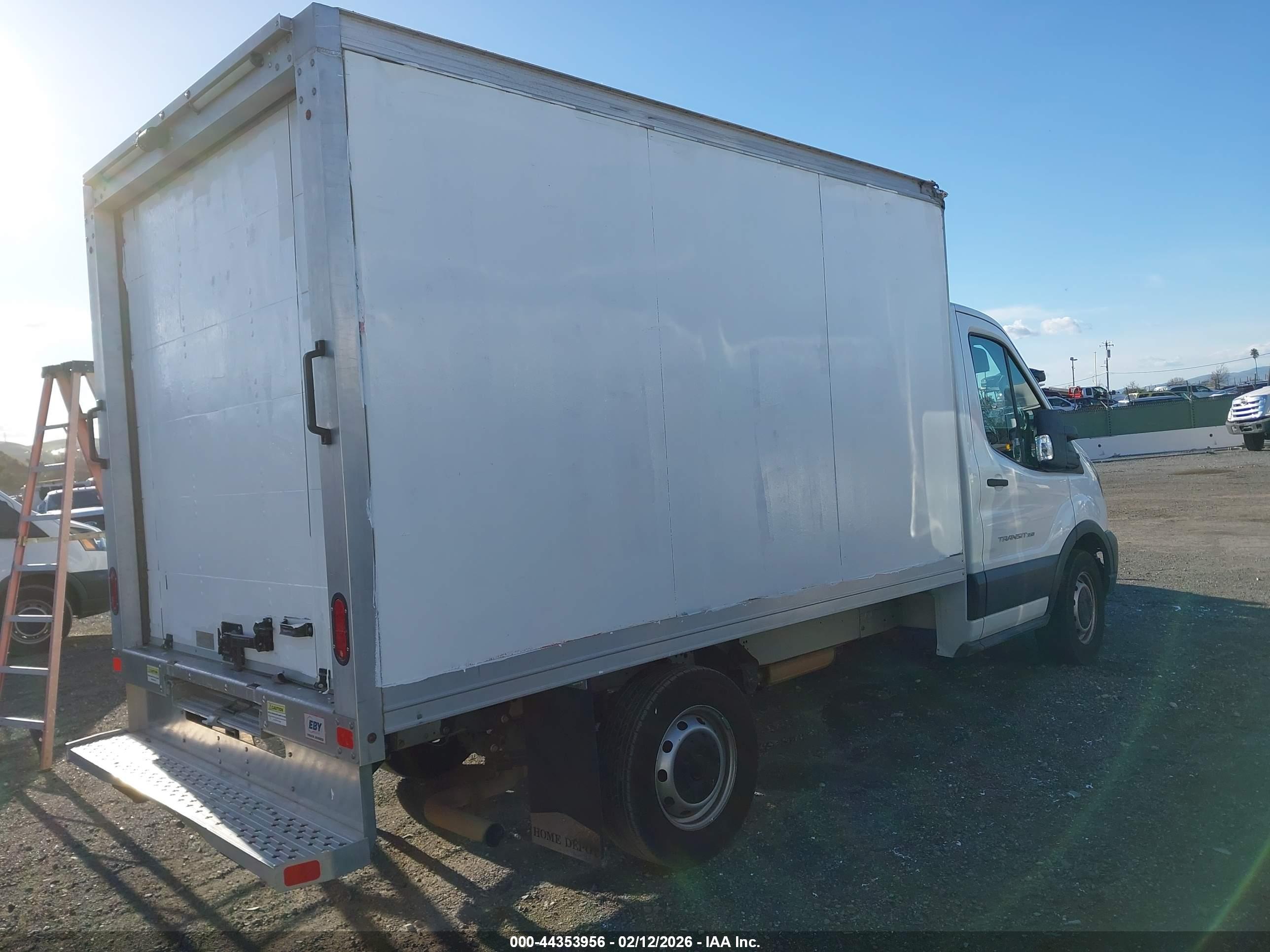 FORD TRANSIT-350 image 4