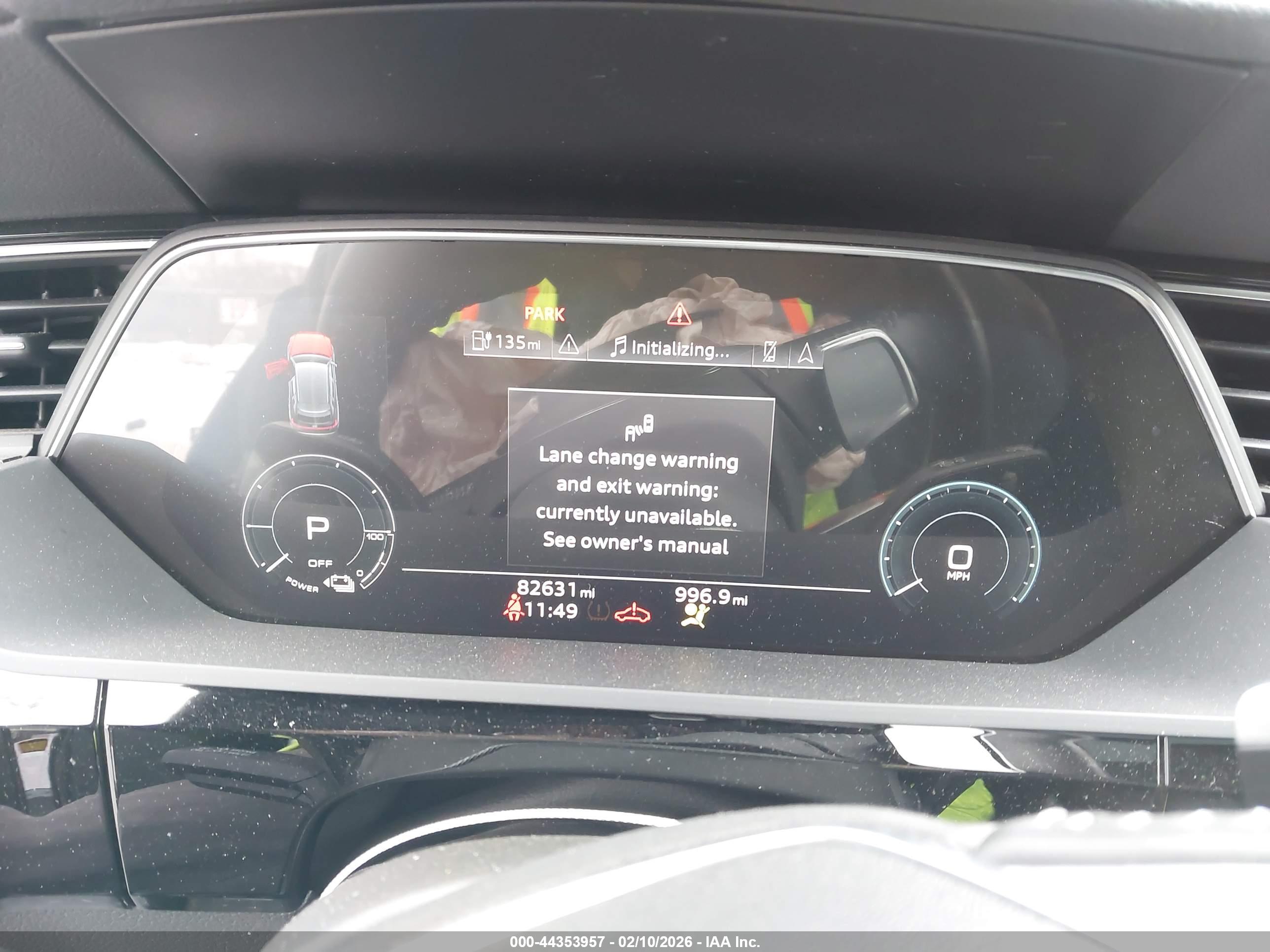 AUDI E-TRON image 7