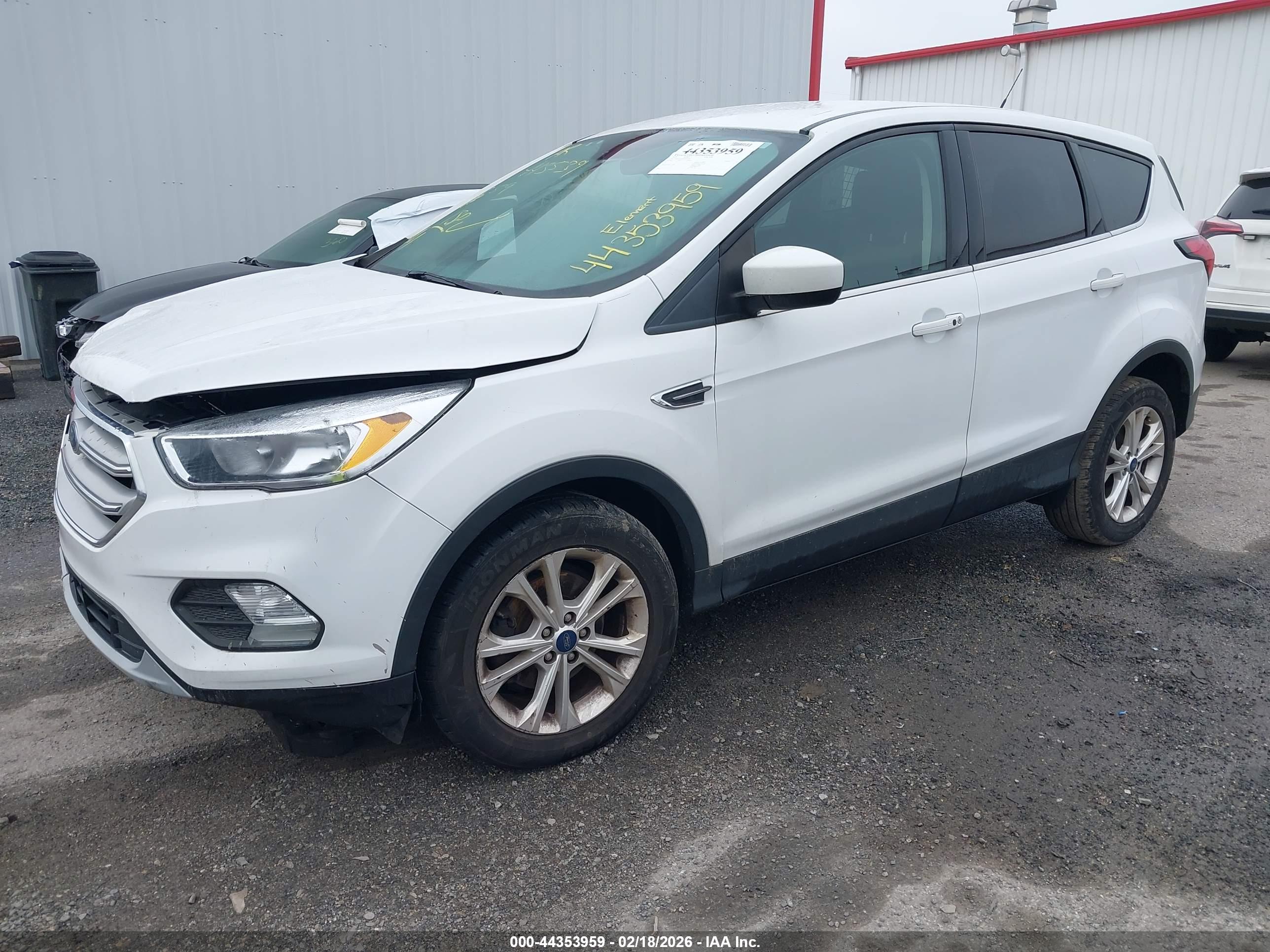 FORD ESCAPE image 2
