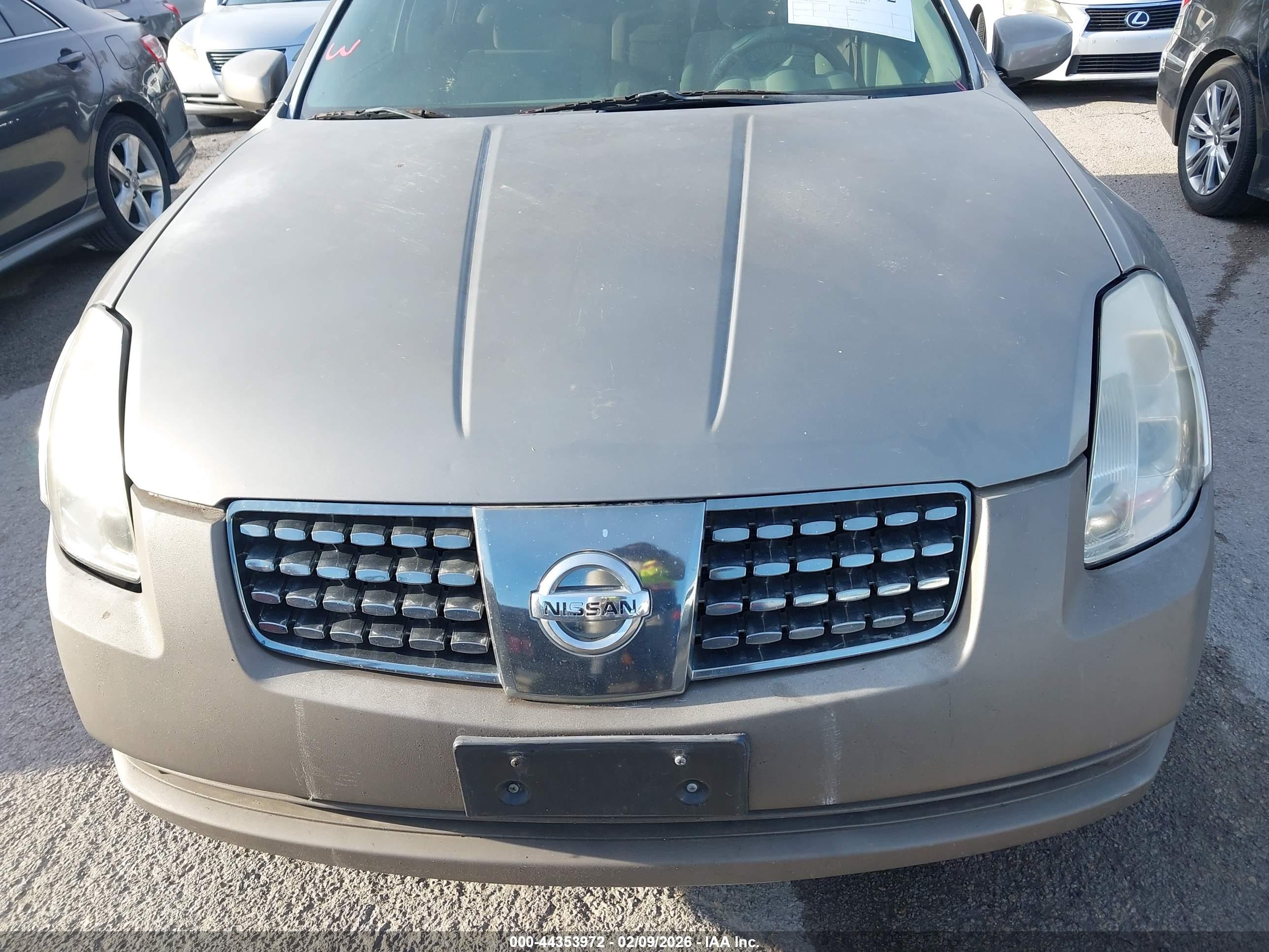 NISSAN MAXIMA image 6