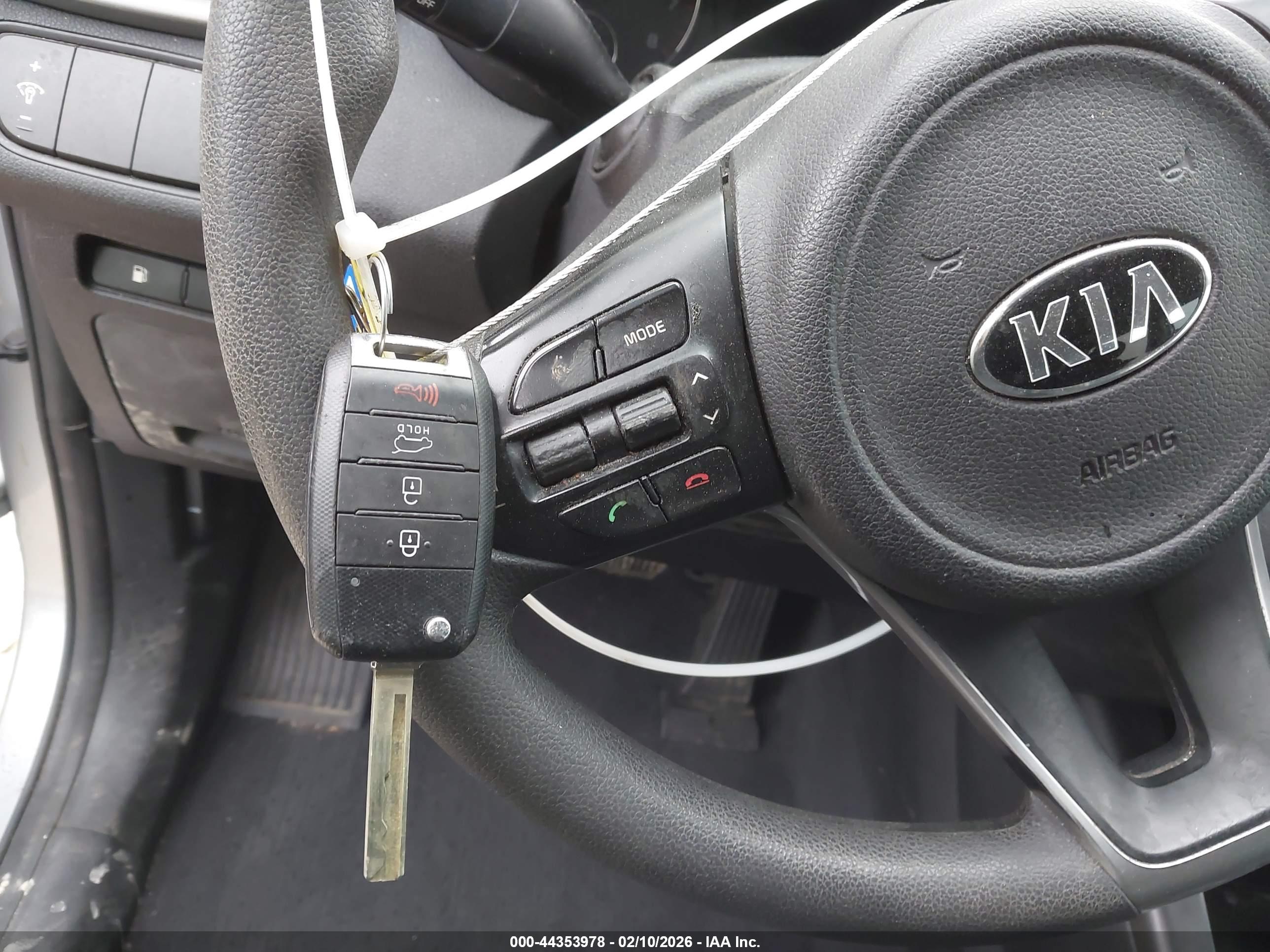 KIA SORENTO image 11