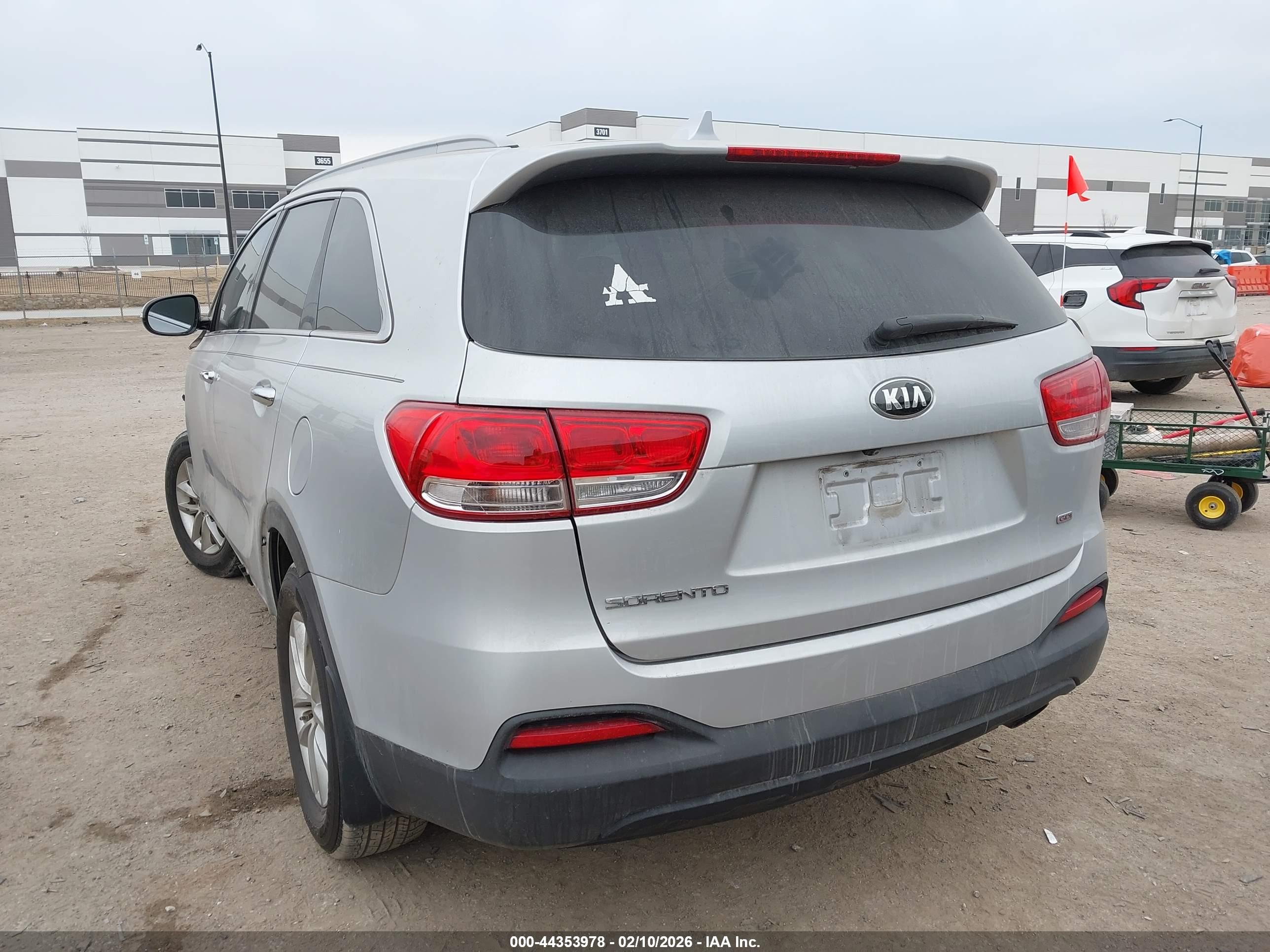 KIA SORENTO image 3
