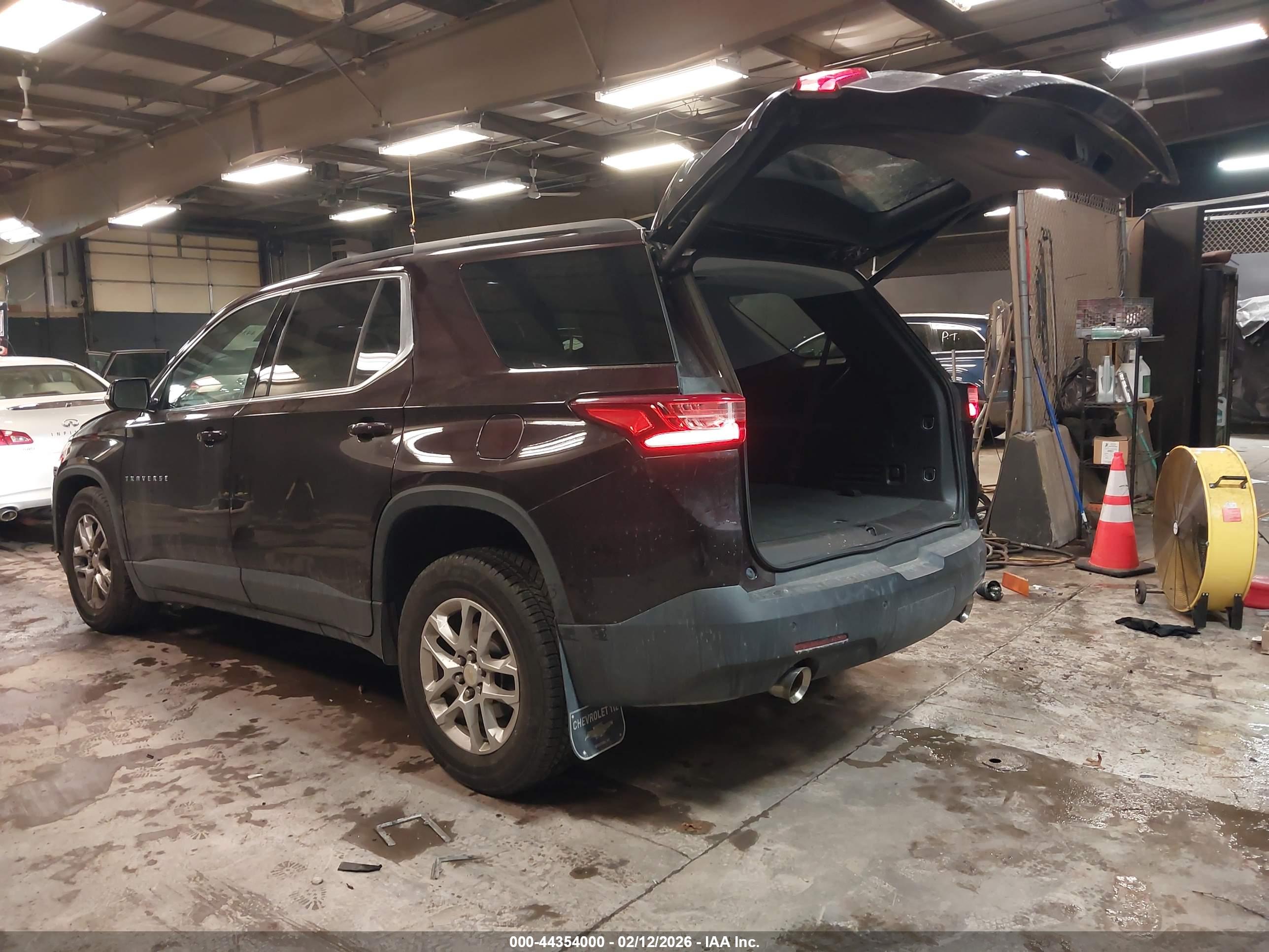 CHEVROLET TRAVERSE image 3