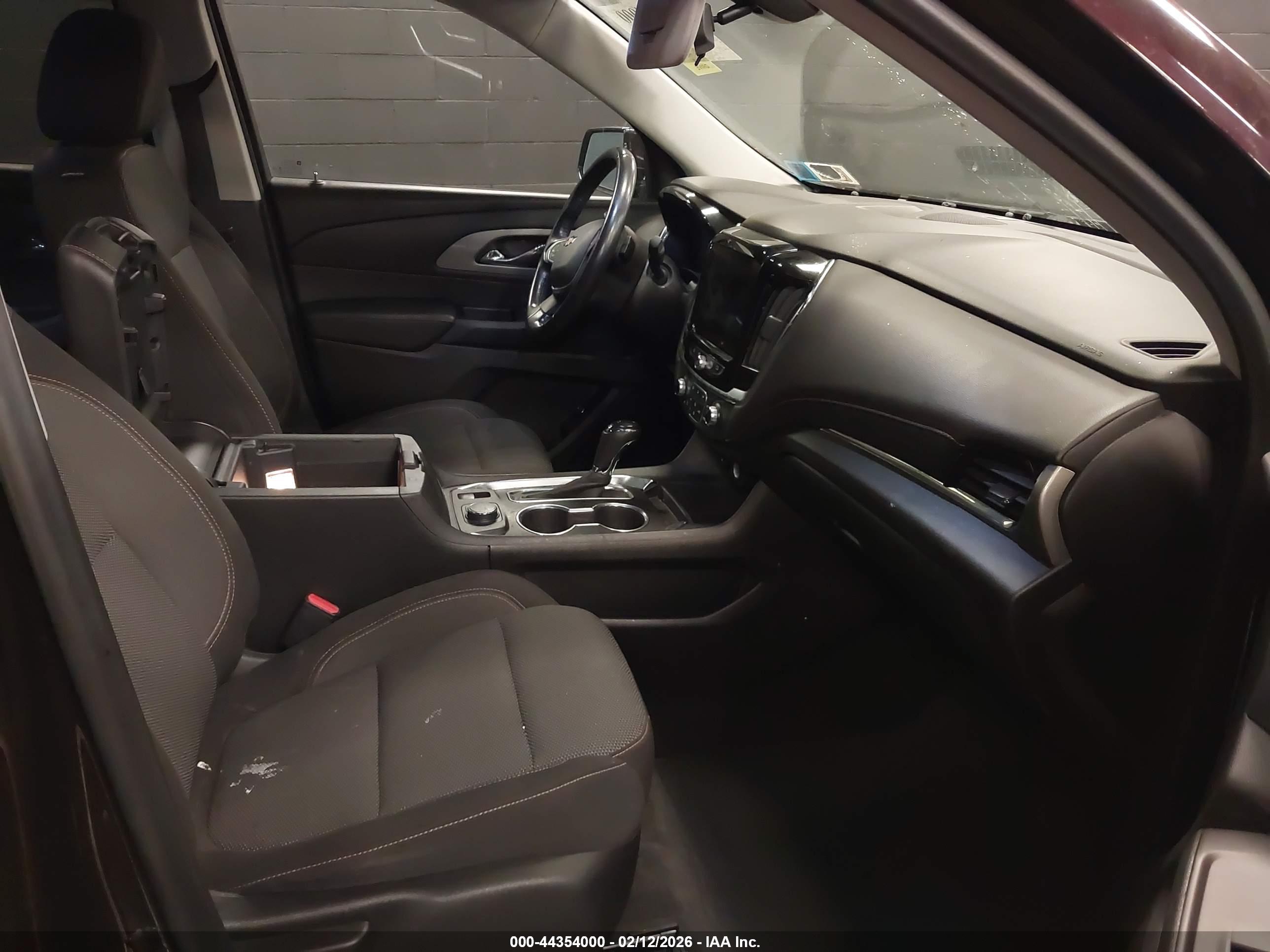 CHEVROLET TRAVERSE image 5