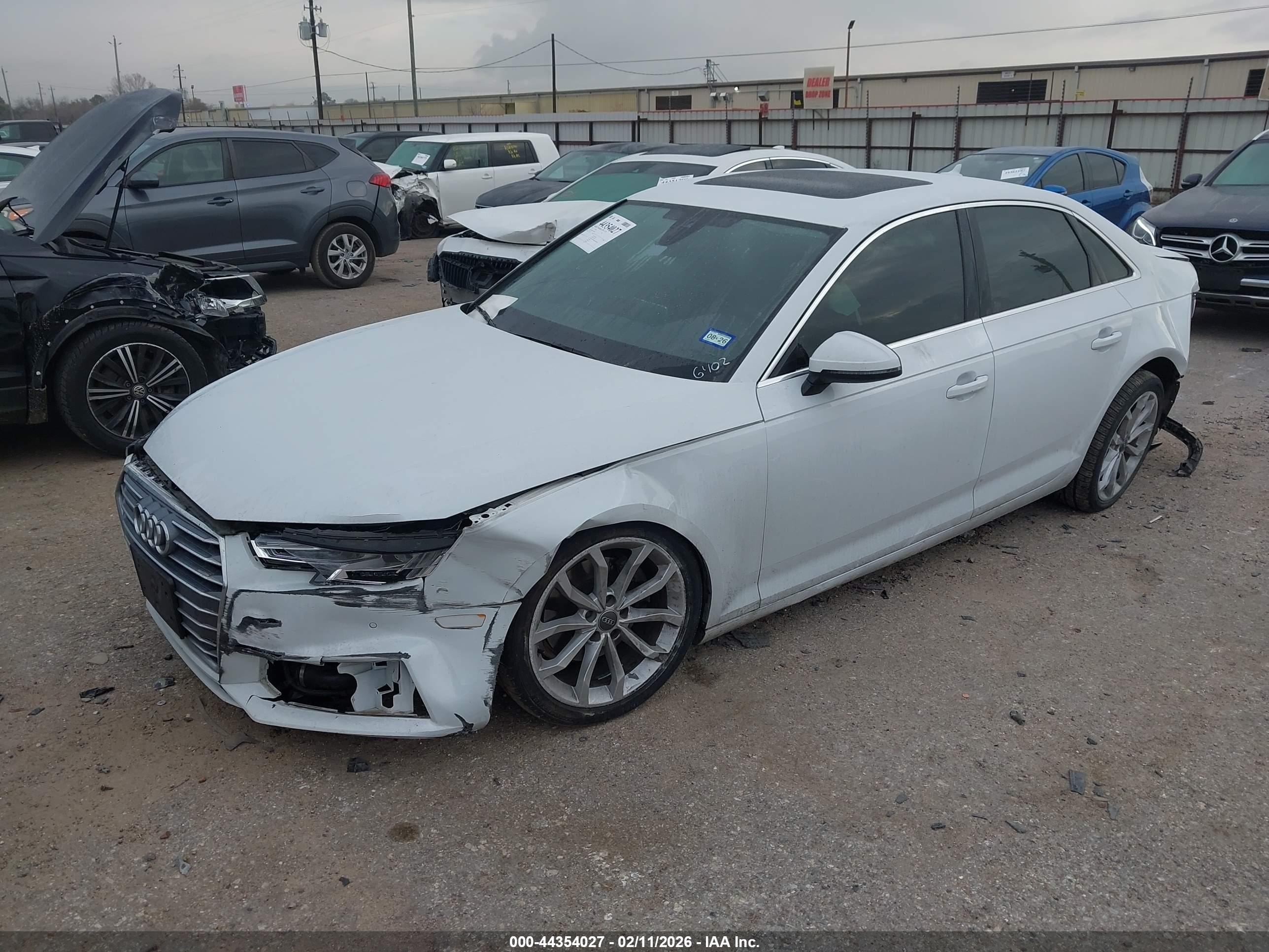 AUDI A4 image 2