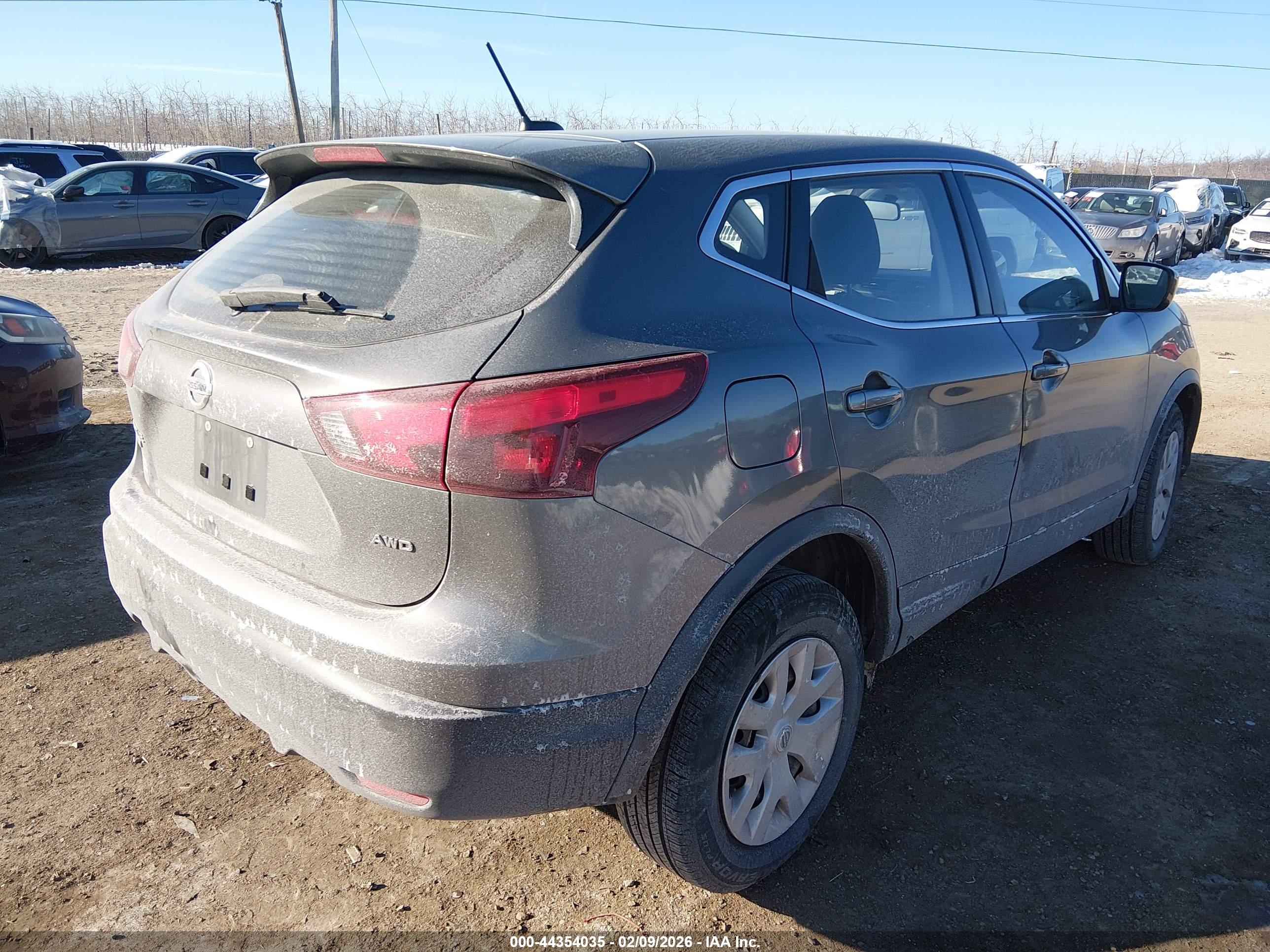 NISSAN ROGUE image 4