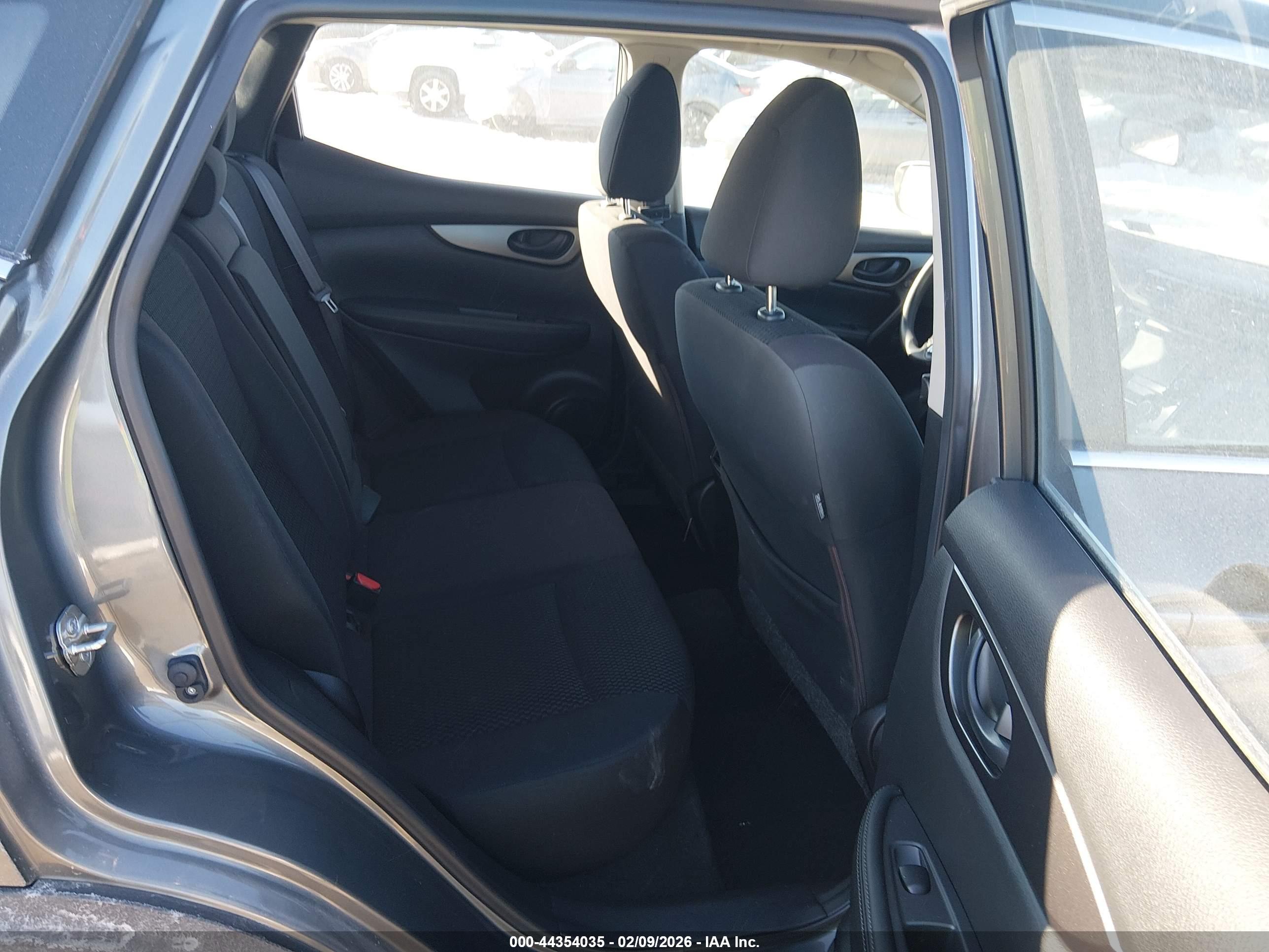 NISSAN ROGUE image 8