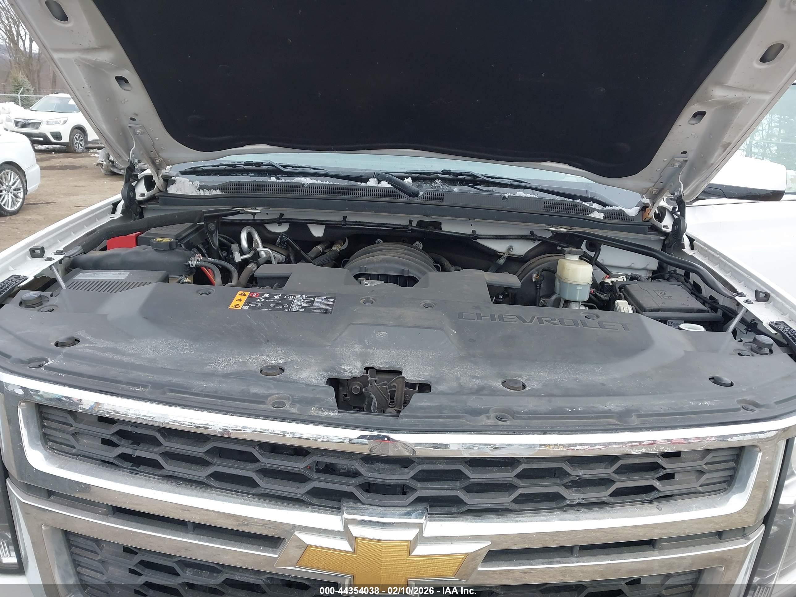 CHEVROLET SUBURBAN image 10
